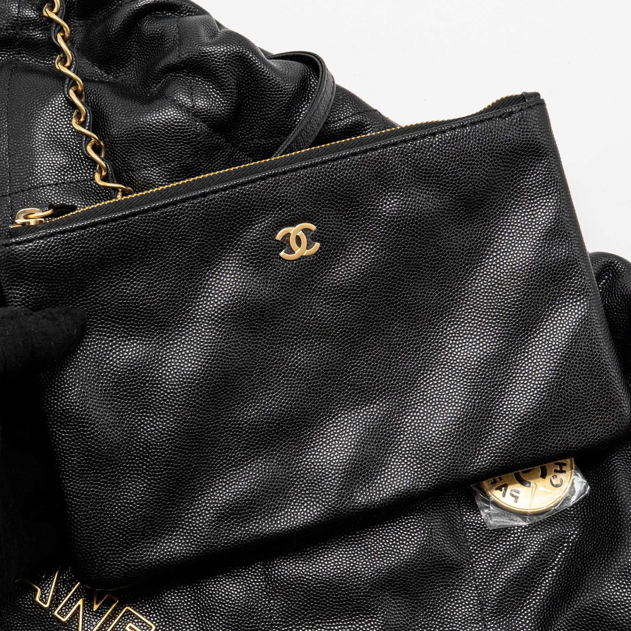 CHANEL MEDIUM 22 BAG CAVIAR BLACK GHW (MICROCHIP)