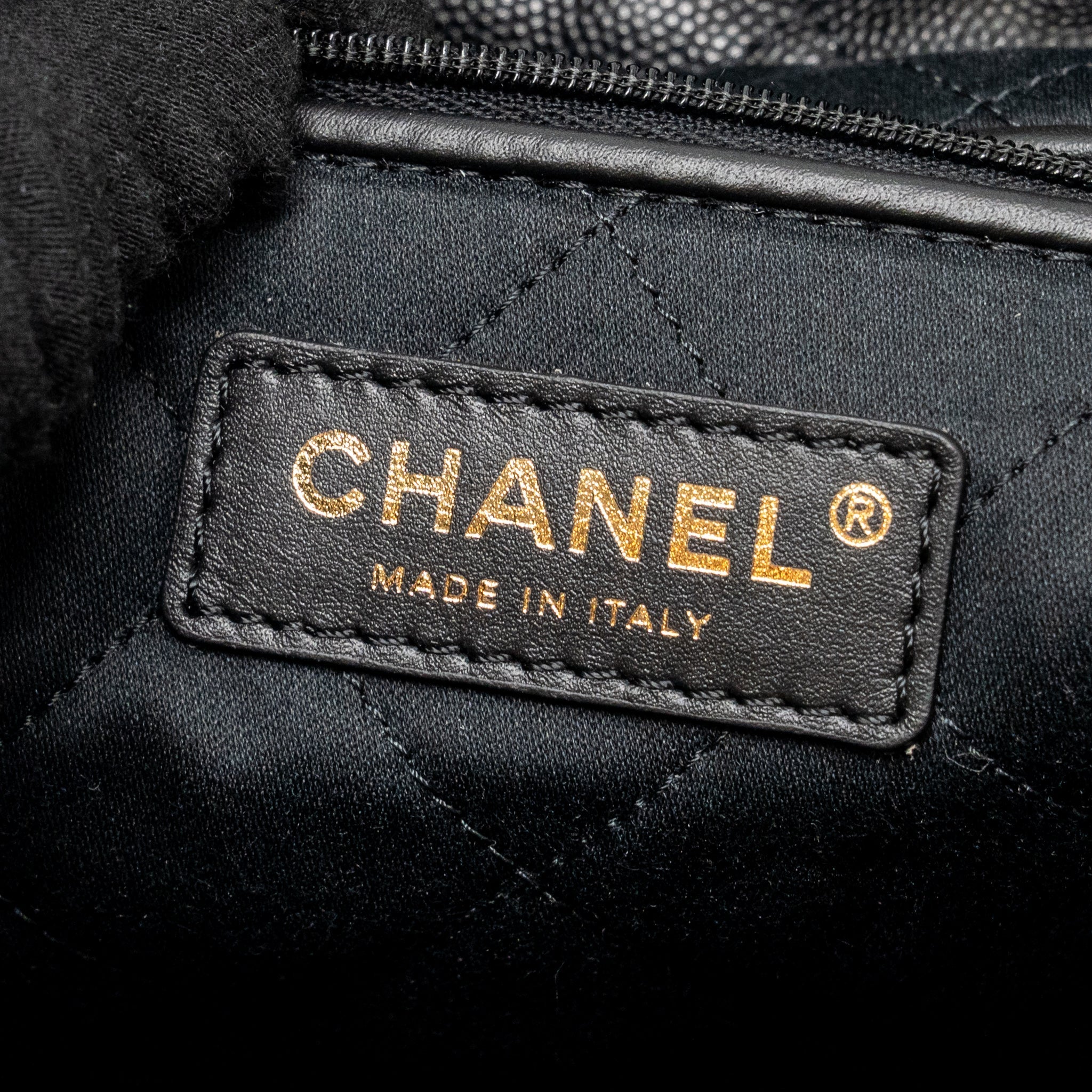 CHANEL MEDIUM 22 BAG CAVIAR BLACK GHW (MICROCHIP)