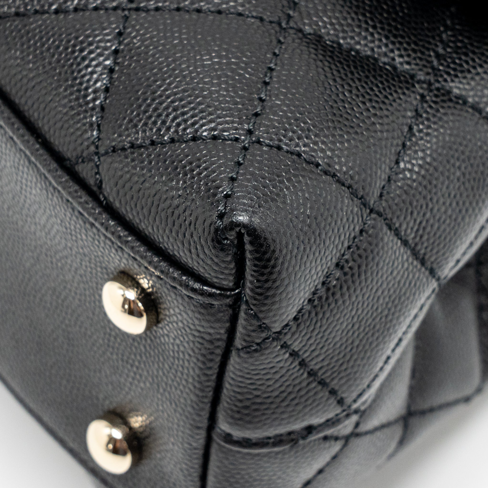 CHANEL SMALL COCO HANDLE CAVIAR BLACK LGHW (MICROCHIP)