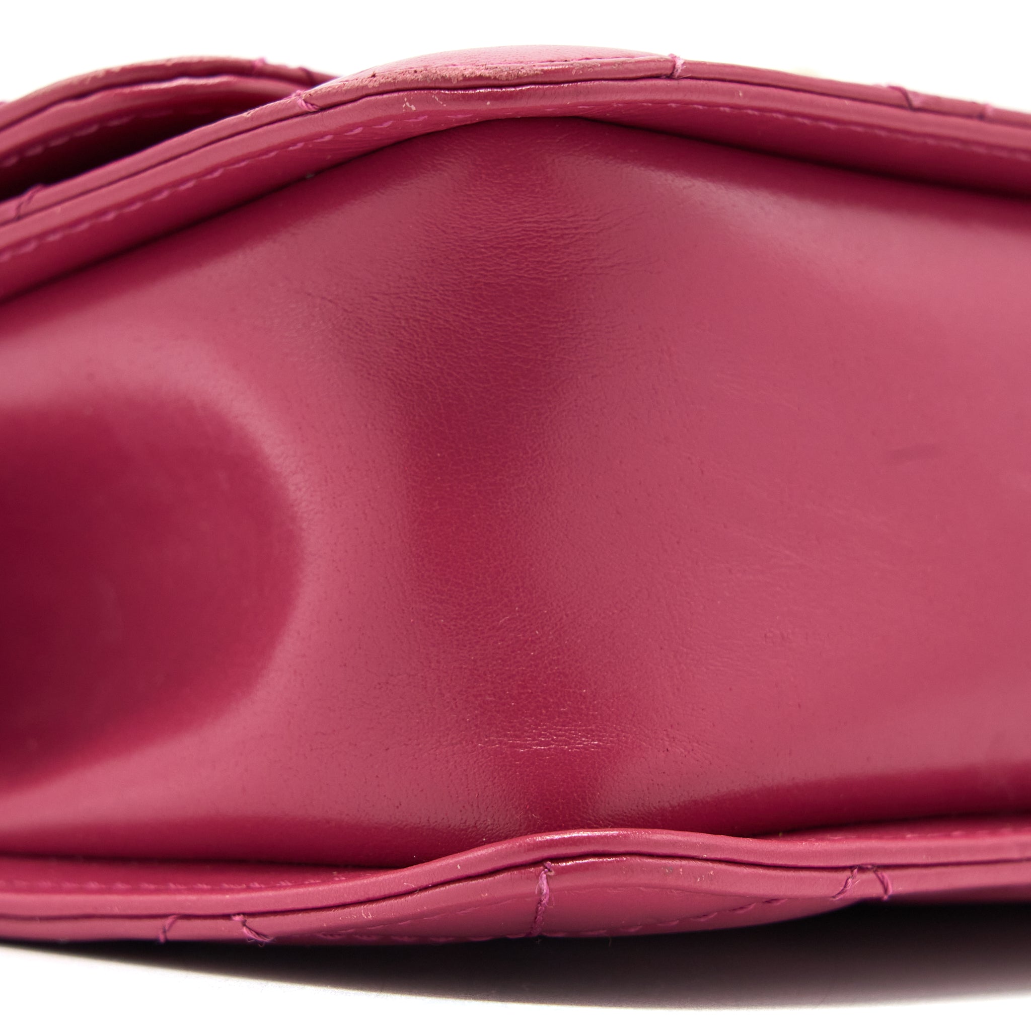 CHANEL 21A SMALL GOLD CRUSH FLAP BAG CALFSKIN RASPBERRY PINK BRUSHED GHW (MICROCHIP)