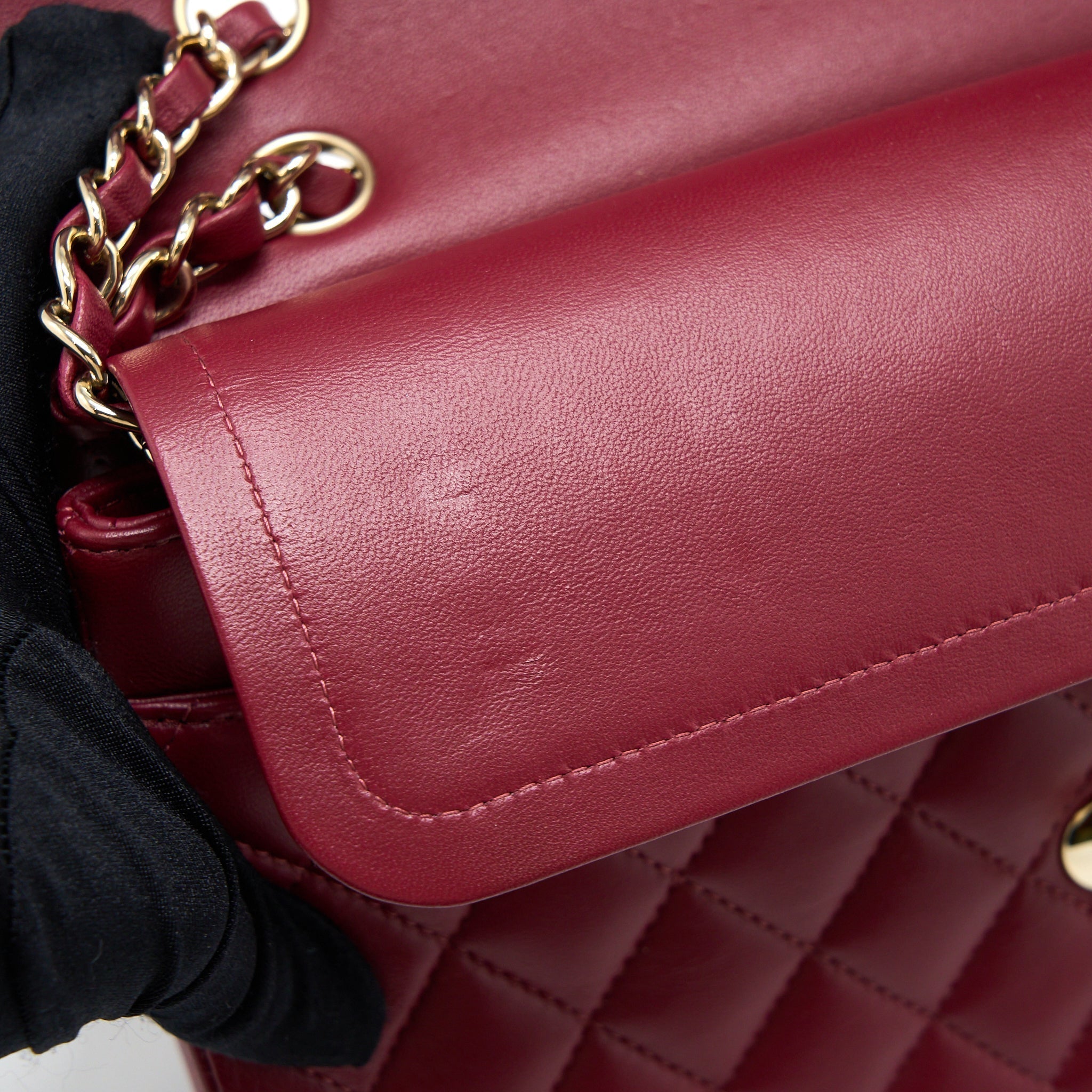 CHANEL MEDIUM CLASSIC FLAP BAG LAMBSKIN DARK RED LGHW (MICROCHIP)