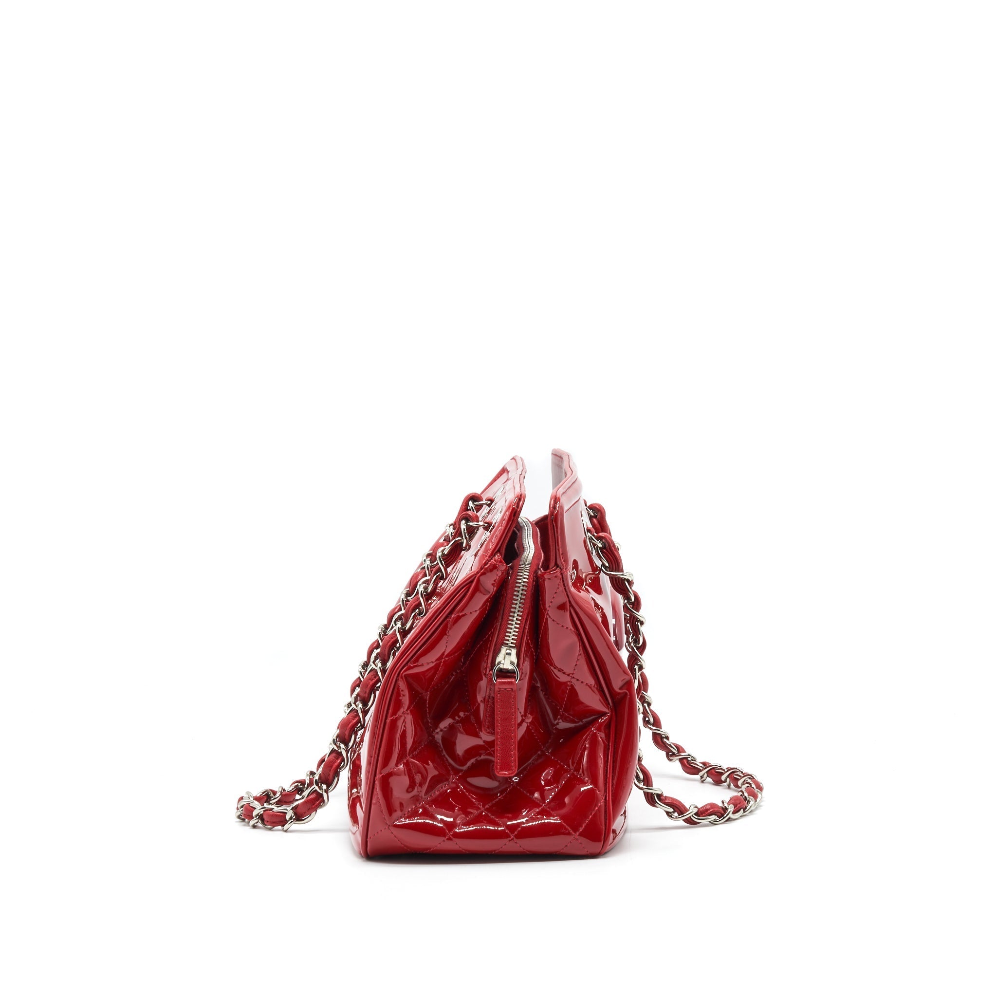 CHANEL PATENT LEATHER TOTE BAG WITH CHAIN IN RED SHW