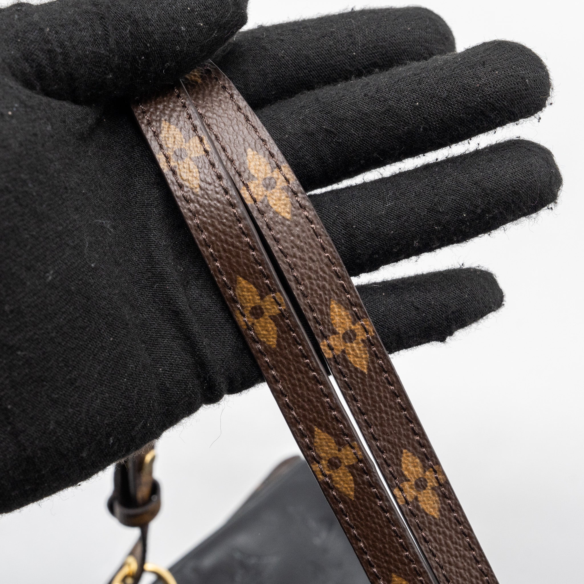 LOUIS VUITTON LV3 POCHETTE SHOULDER BAG REVERSE MONOGRAM CANVAS LAMBSKIN GHW