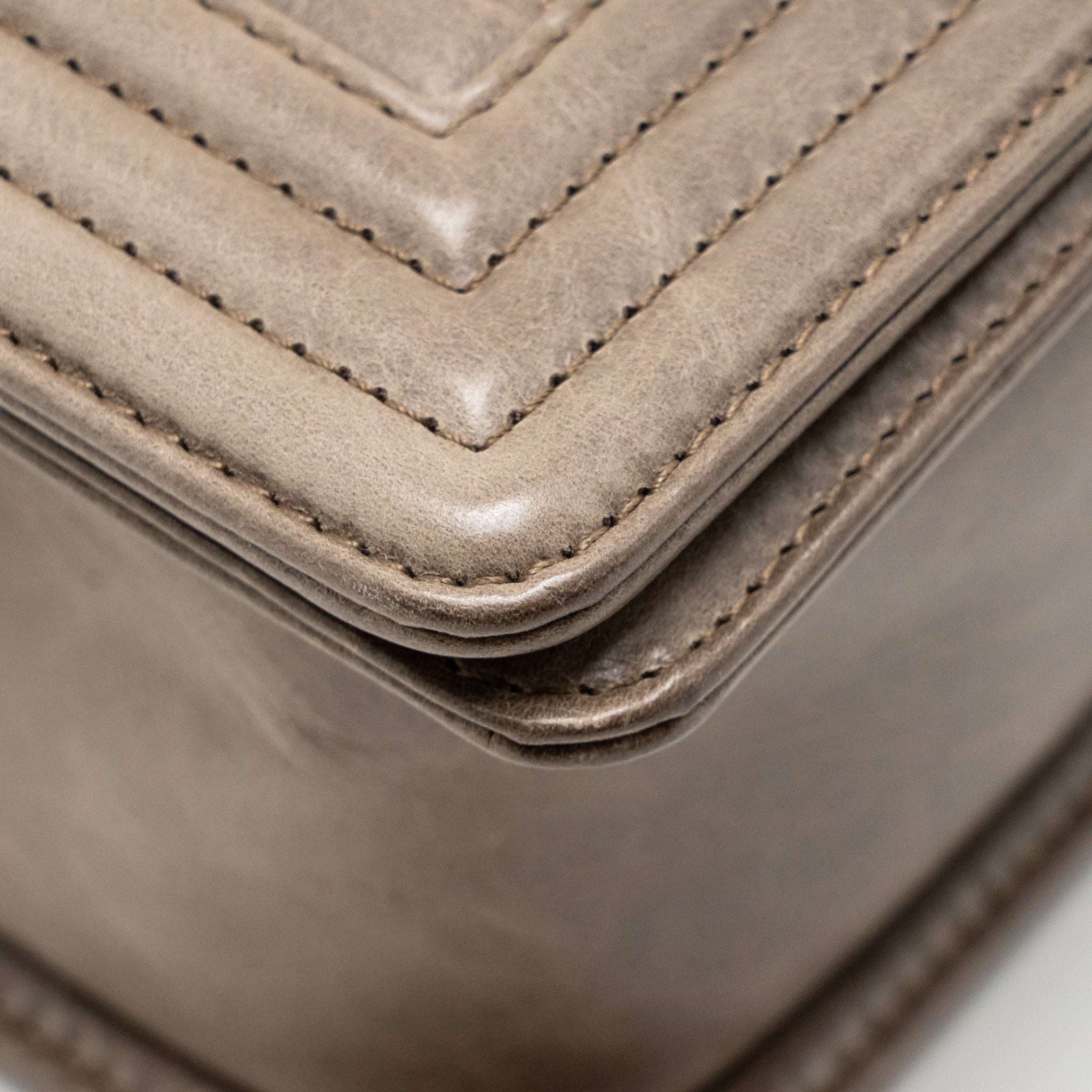 CHANEL MEDIUM BOY BAG QUILTED CALFSKIN GREY RUTHENIUM HARDWARE