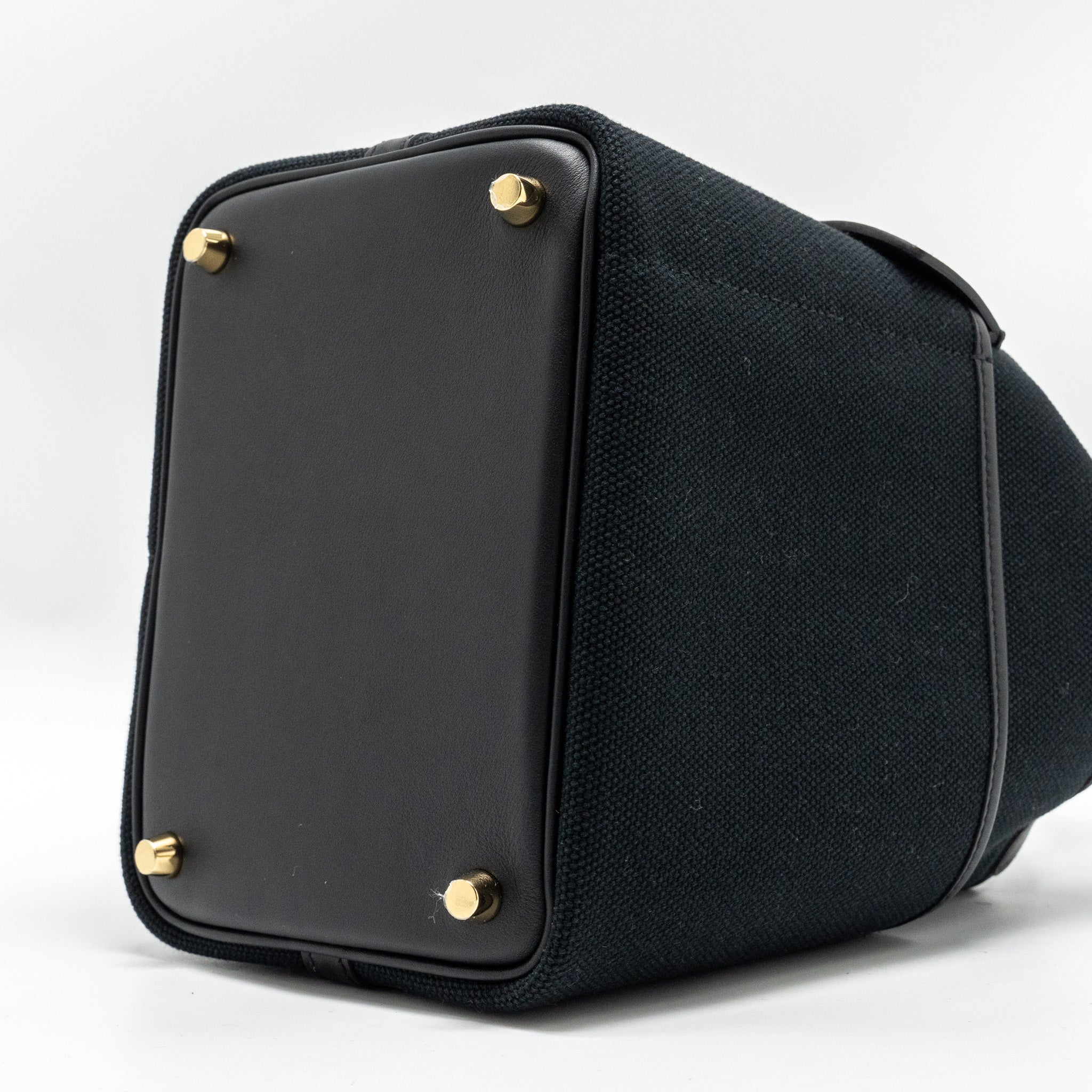 HERMES CARGO PICOTIN 18 LOCK BAG SWIFT / TOILE CANVAS BLACK GHW