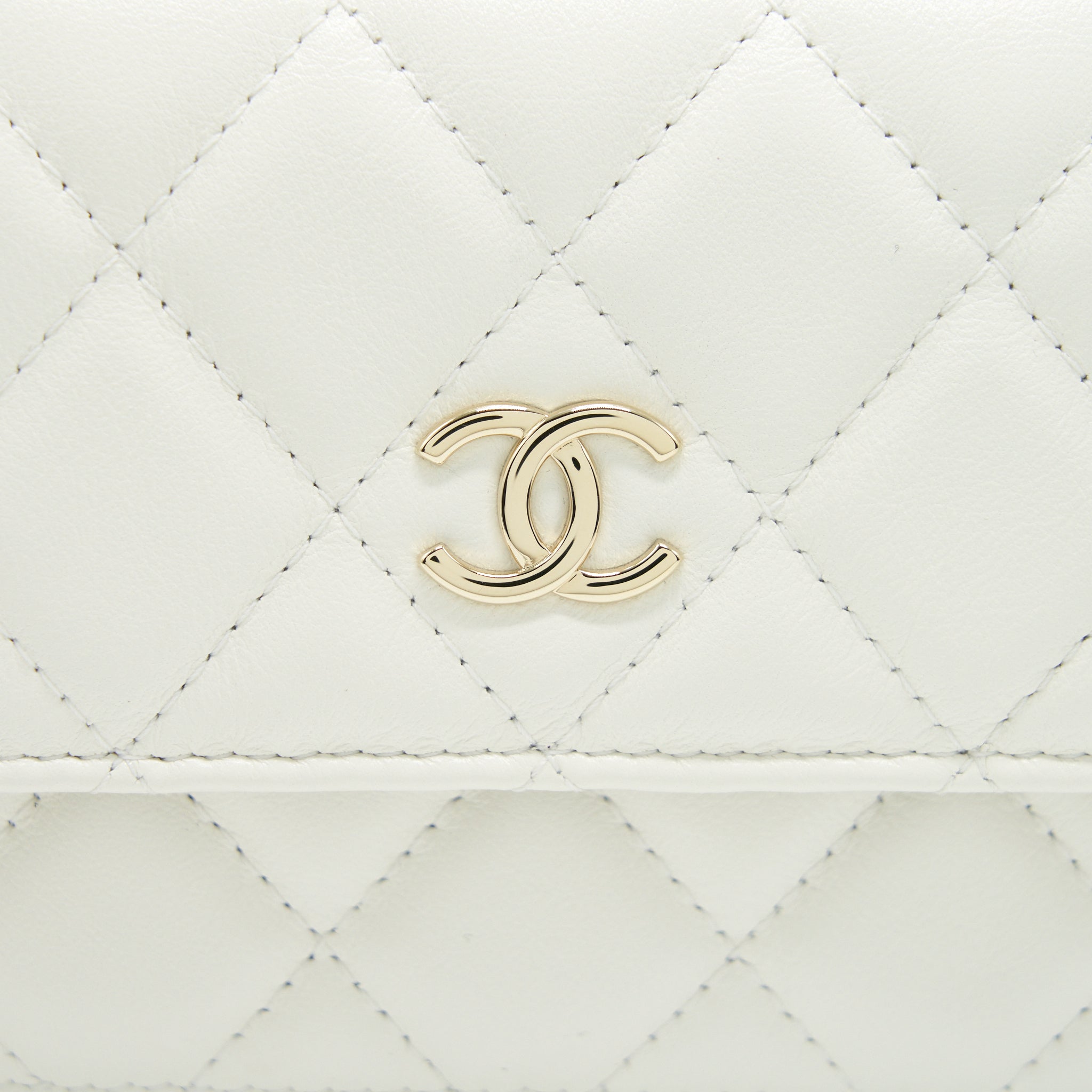 CHANEL GRANT PEARL CRUSH MINI CROSSBODY BAG LAMBSKIN WHITE LGHW