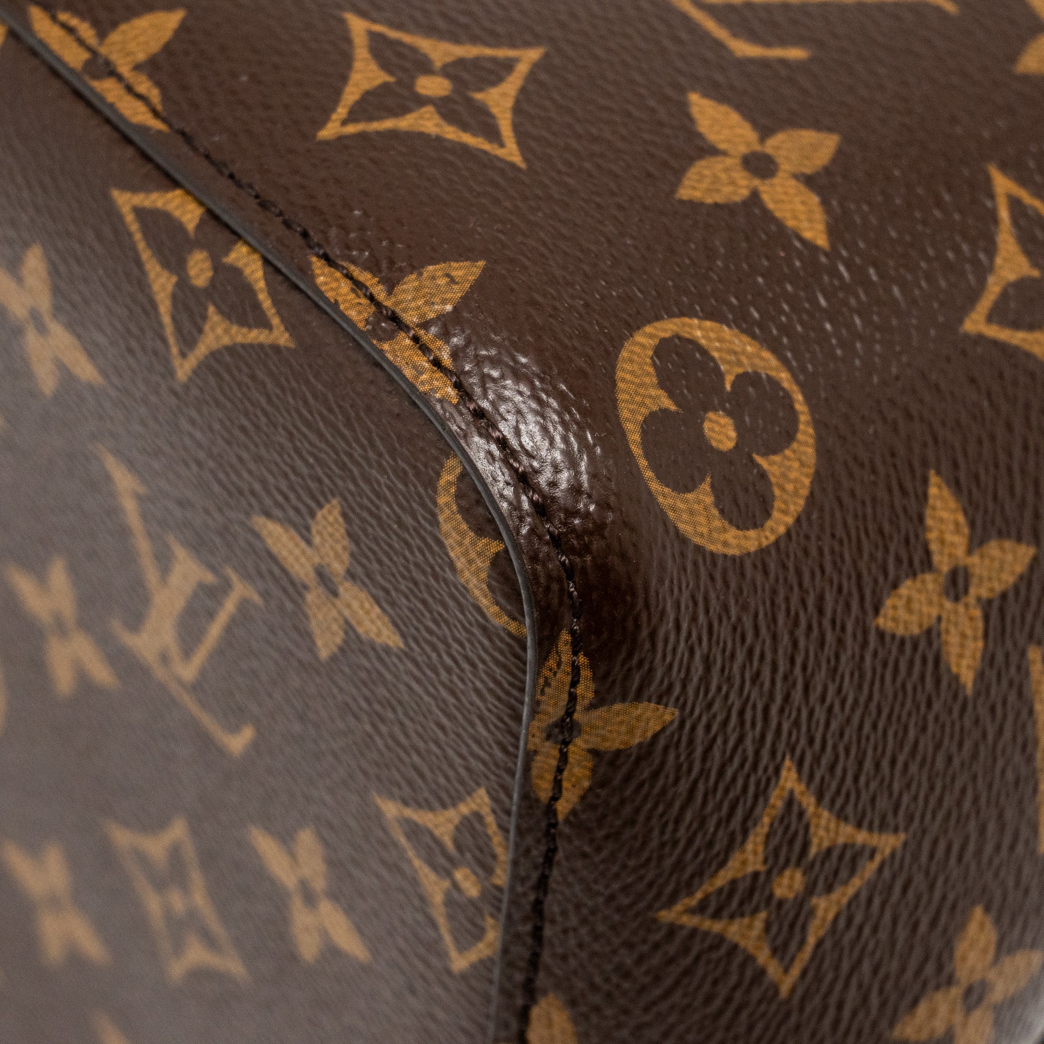 LOUIS VUITTON NEO NOE MONOGRAM CANVAS BLACK GHW