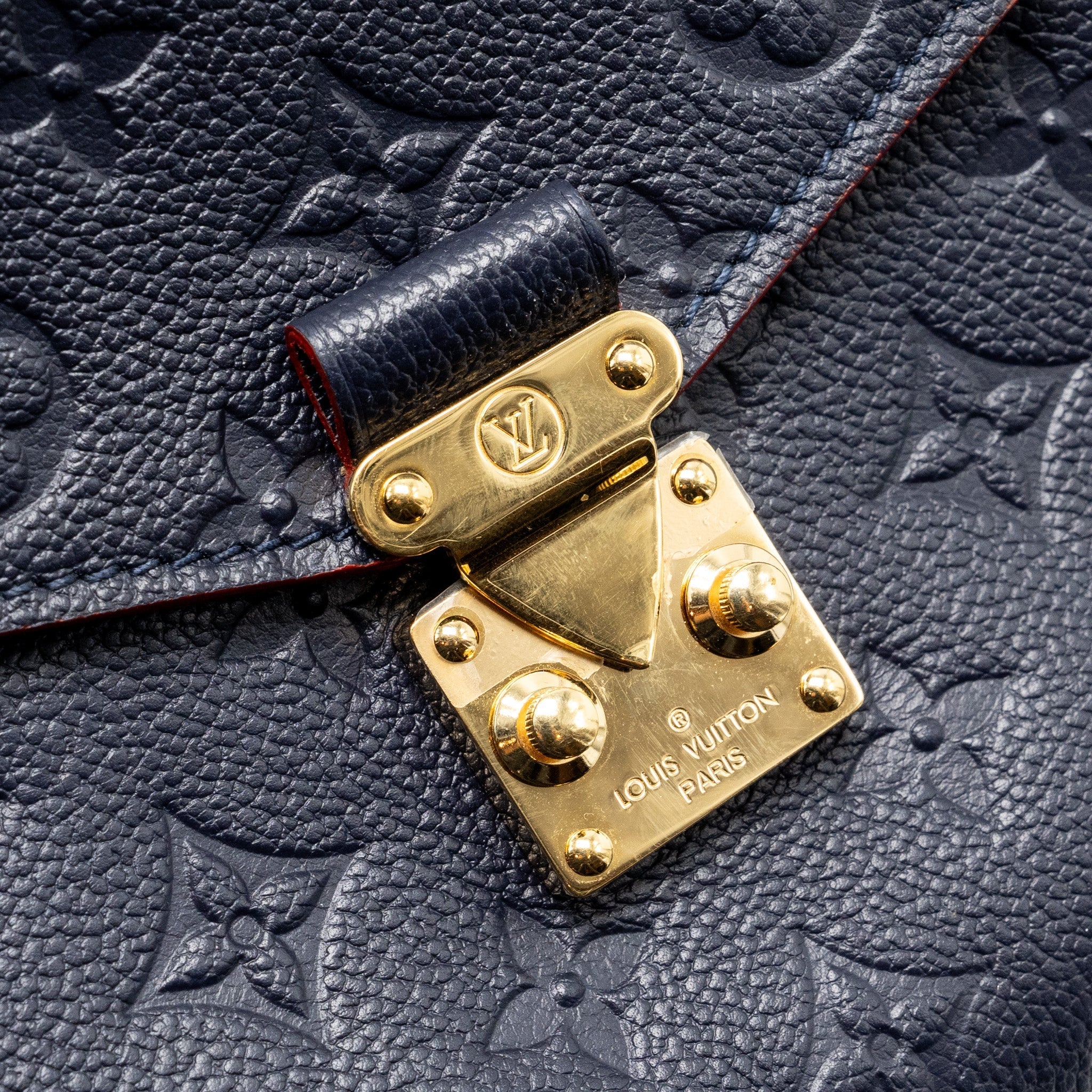 LOUIS VUITTON POCHETTE METIS MONOGRAM EMPREINETE NAVY GHW
