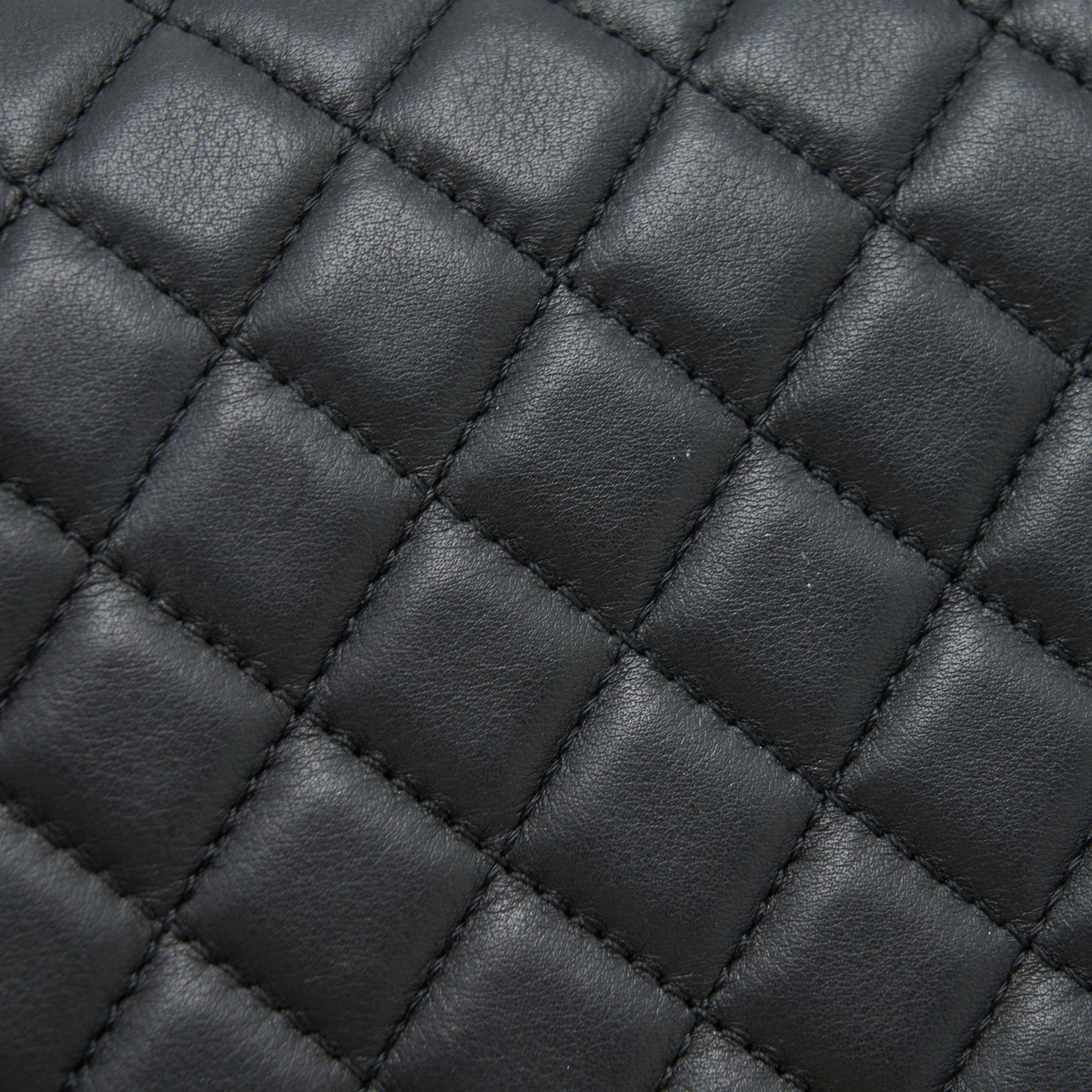 CHANEL MEDIUM BOY BLACK LAMBSKIN GHW