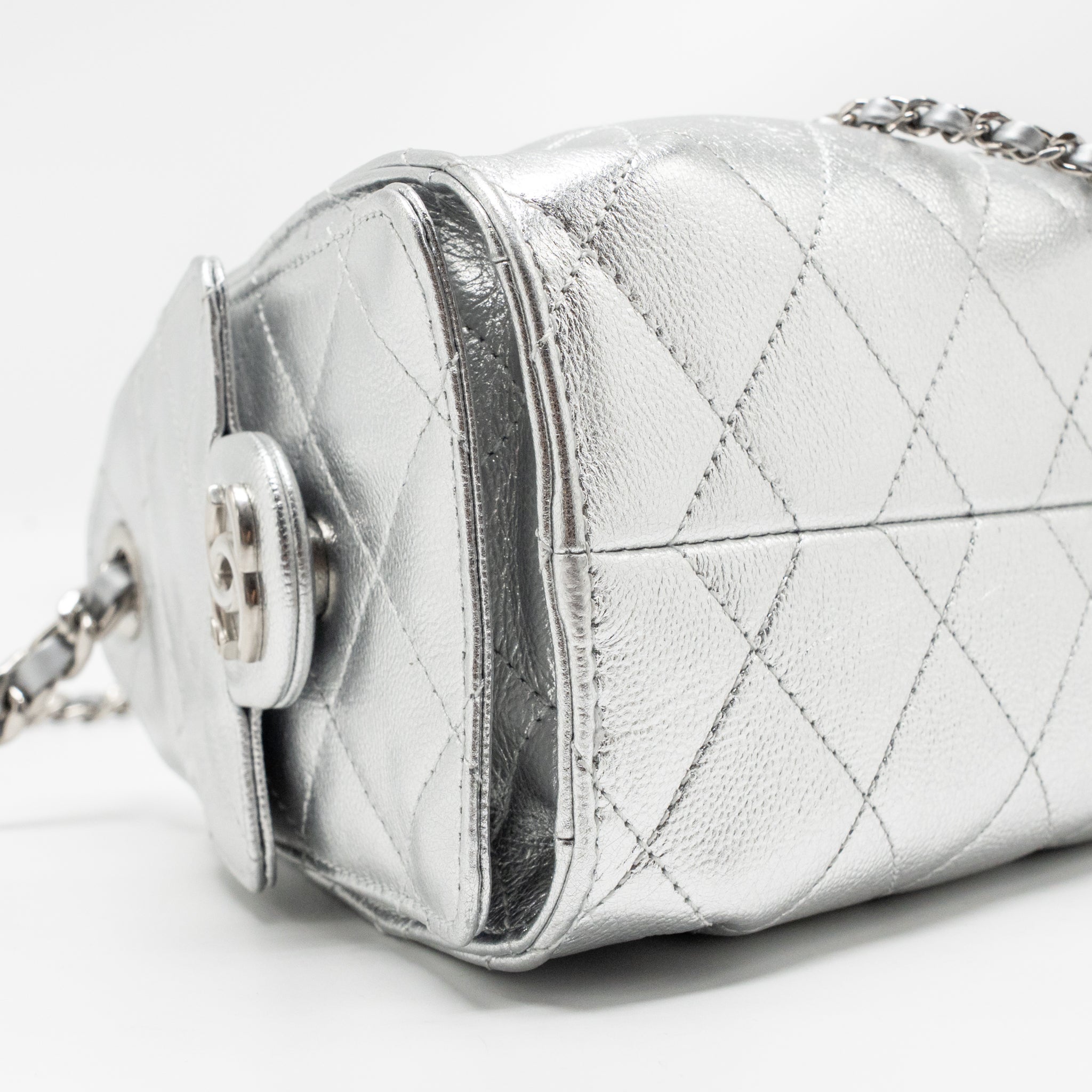 CHANEL MINI 25 BAG METALLIC GRAINED CALFSKIN SILVER SHW (MICROCHIP)