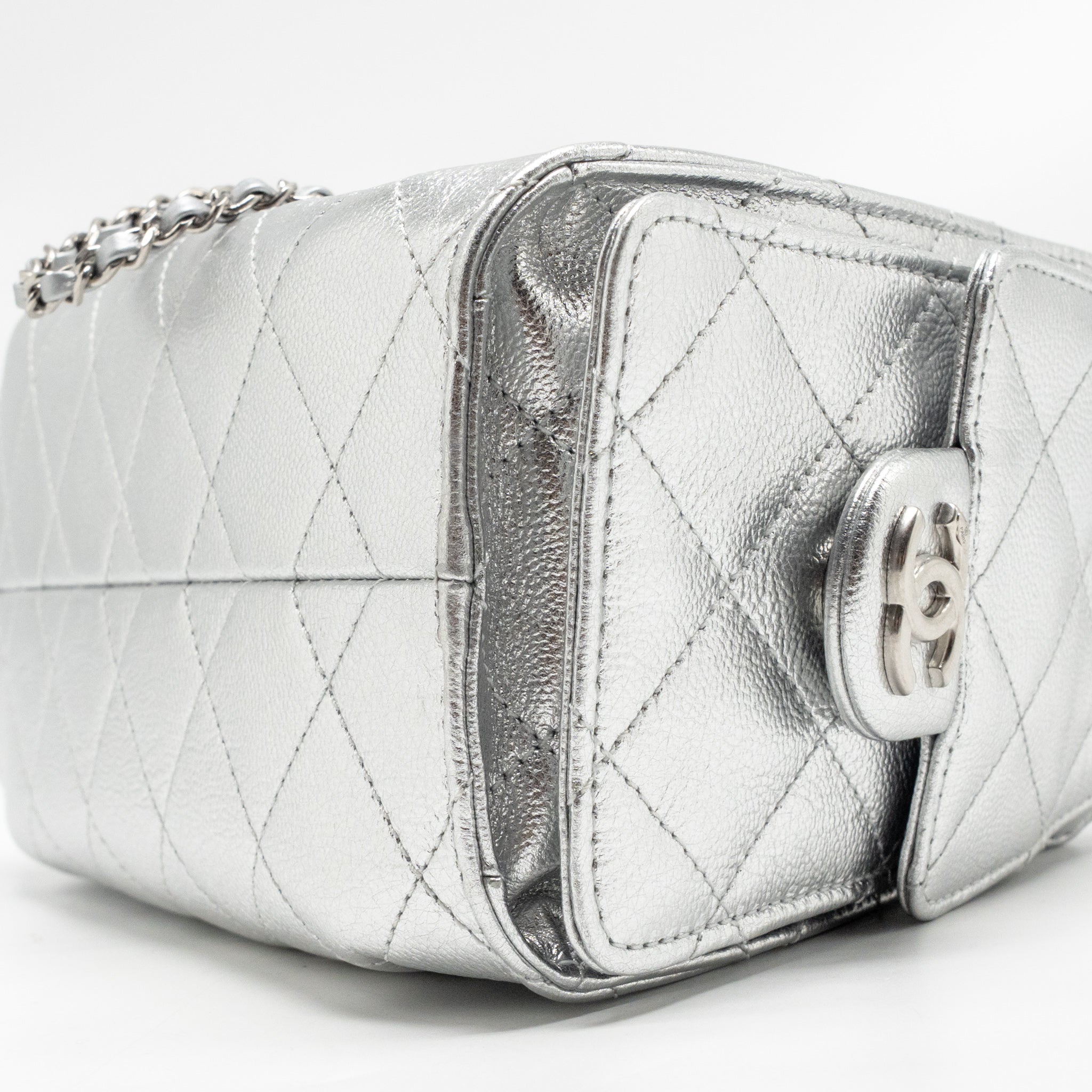 CHANEL MINI 25 BAG METALLIC GRAINED CALFSKIN SILVER SHW (MICROCHIP)