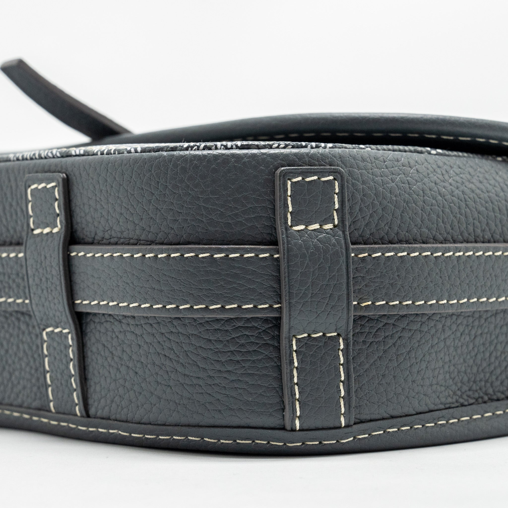 GOYARD BELVEDERE PM MESSENGER BAG GOYARDINE CANVAS CALFSKIN GREY SHW