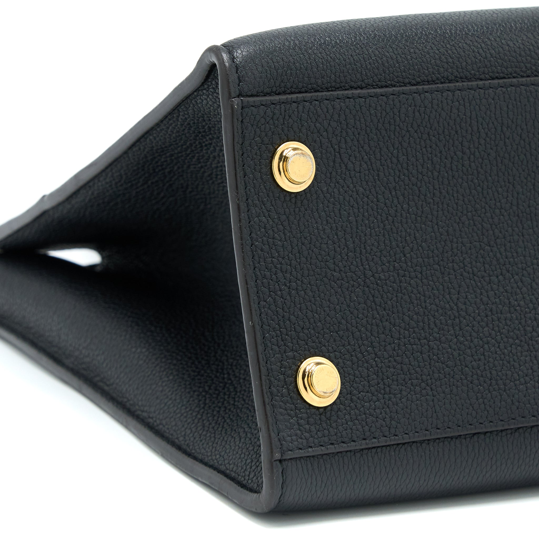 LOUIS VUITTON CITY STEAMER MM GRAINED CALFSKIN BLACK GHW