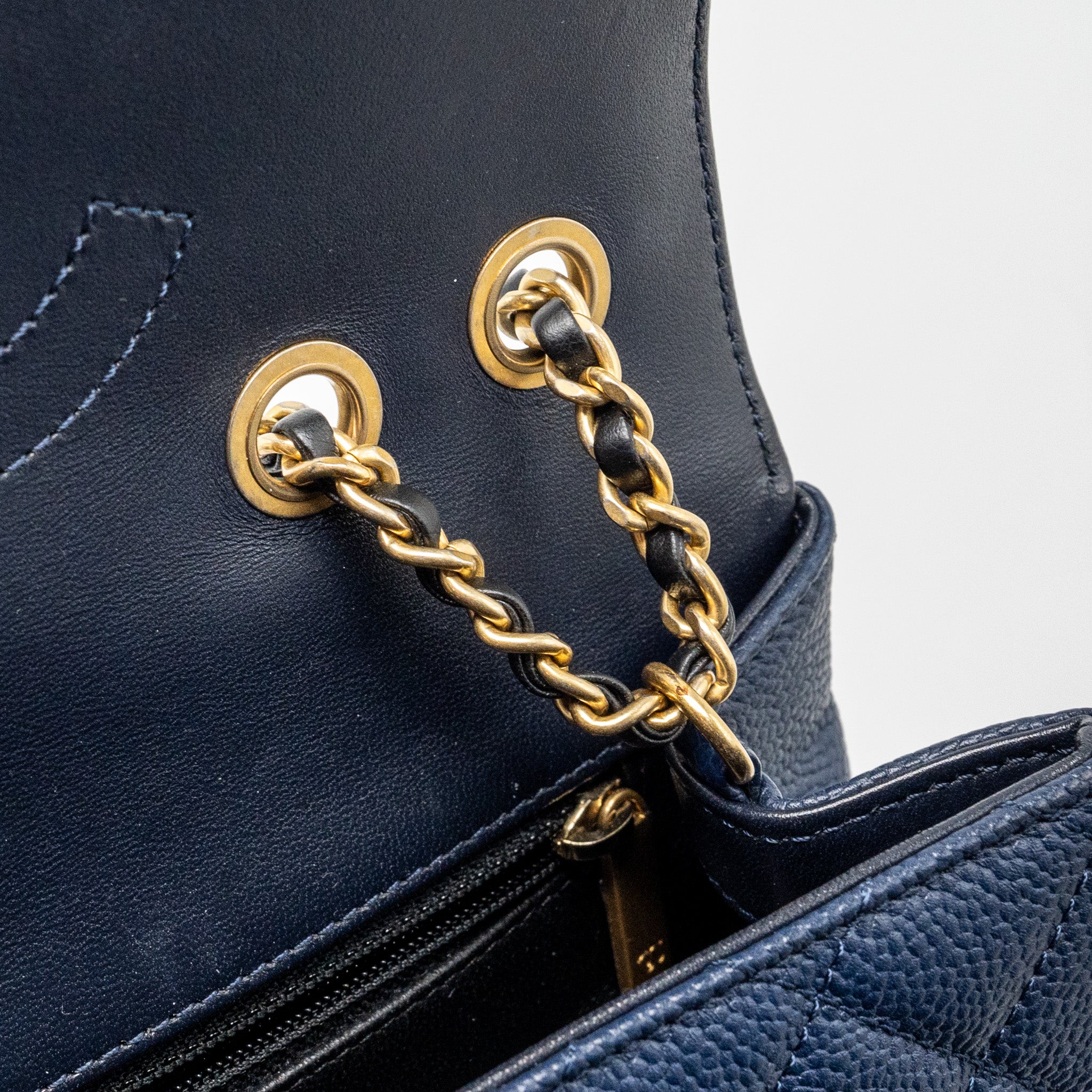 CHANEL FILIGREE FLAP BAG CAVIAR NAVY/BLACK GHW