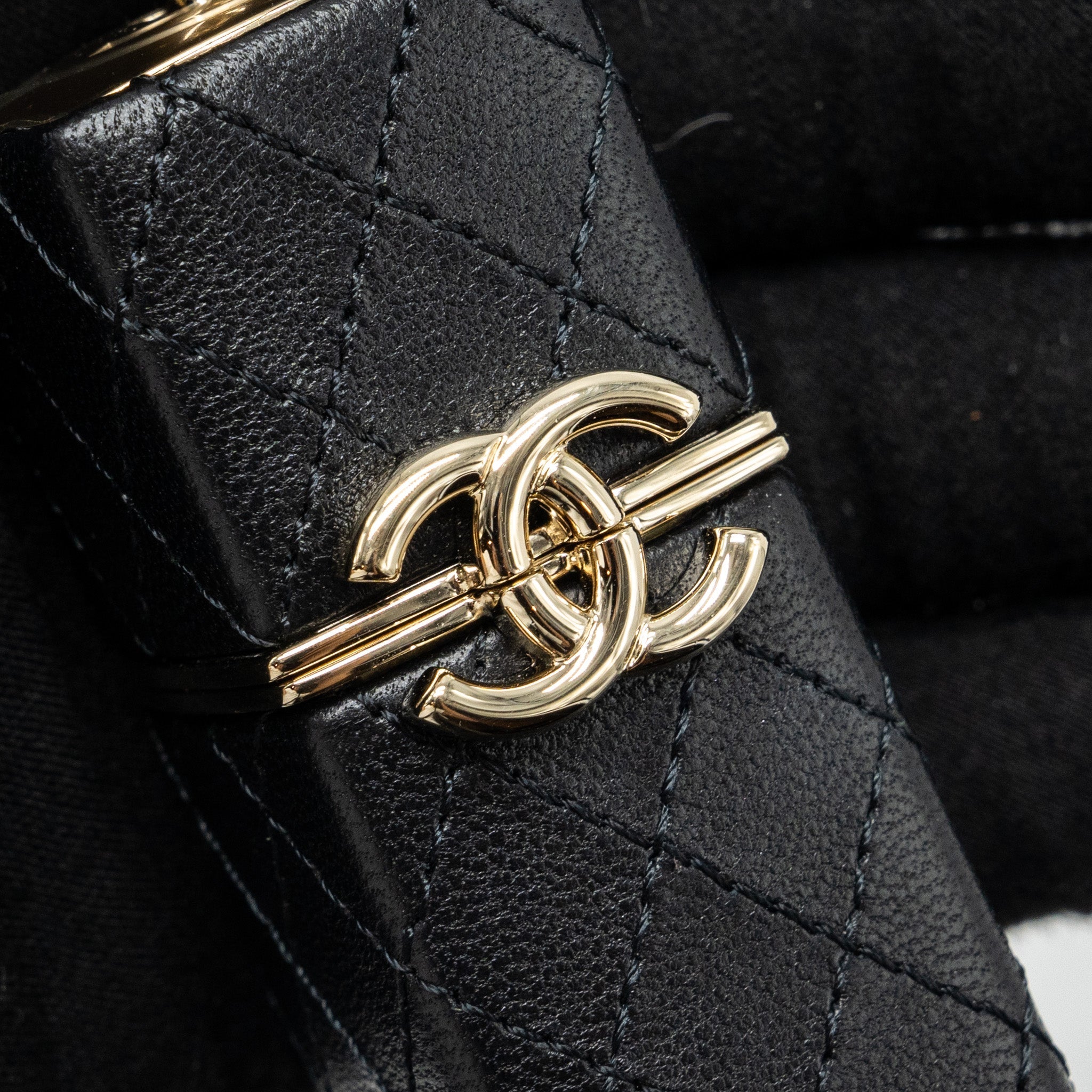 CHANEL LIPSTICK CASE ON CHAIN LAMBSKIN BLACK LGHW