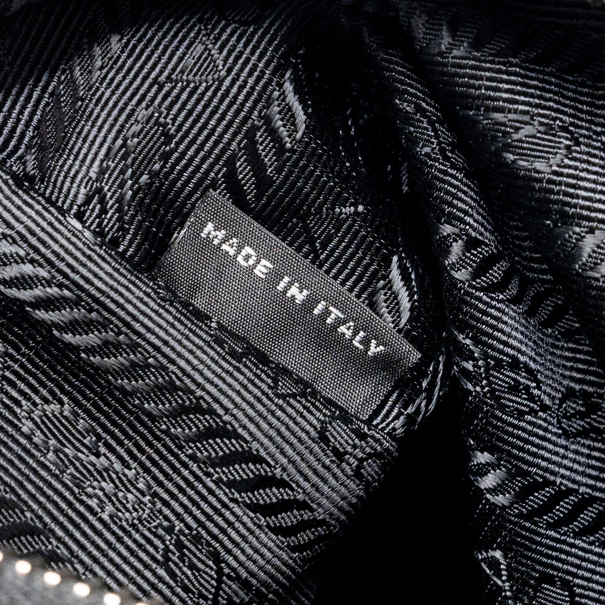 PRADA RE-EDITION 2005 NYLON BAG BLACK SHW