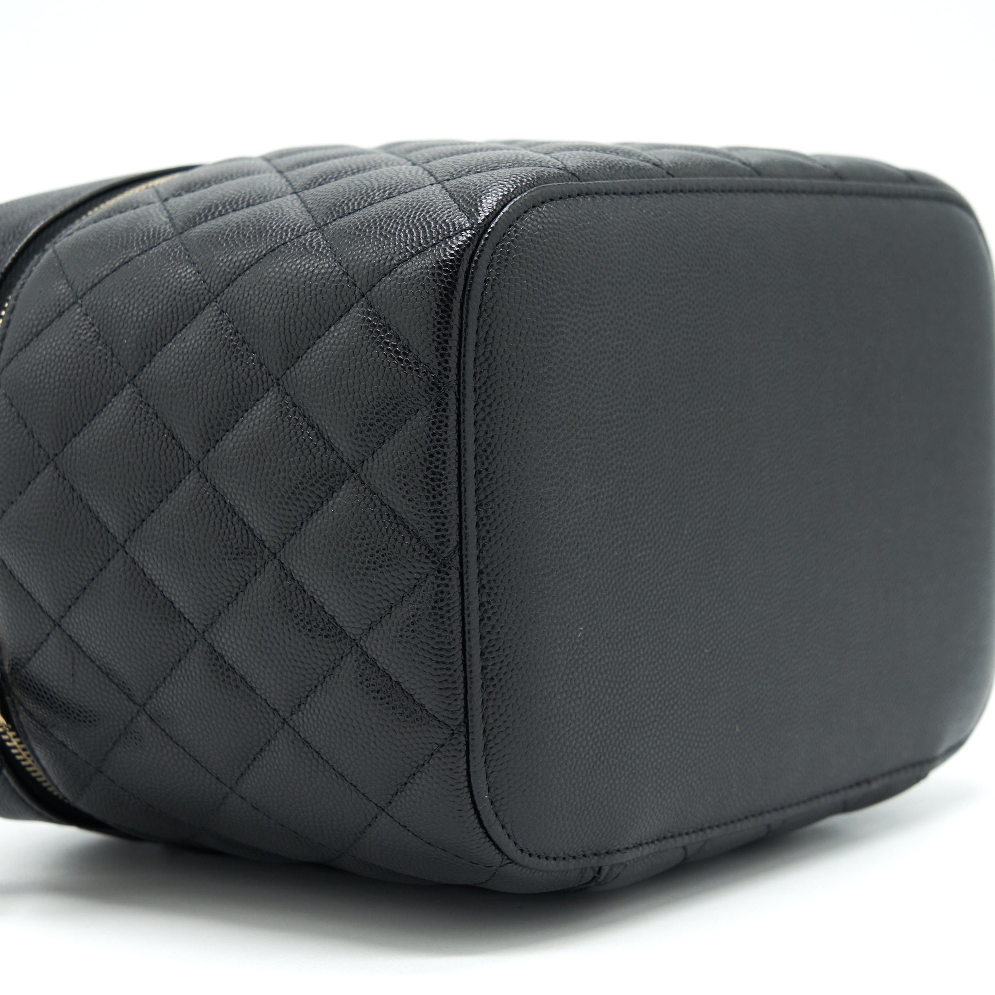 CHANEL TOP HANDLE VANITY CASE CAVIAR BLACK LGHW