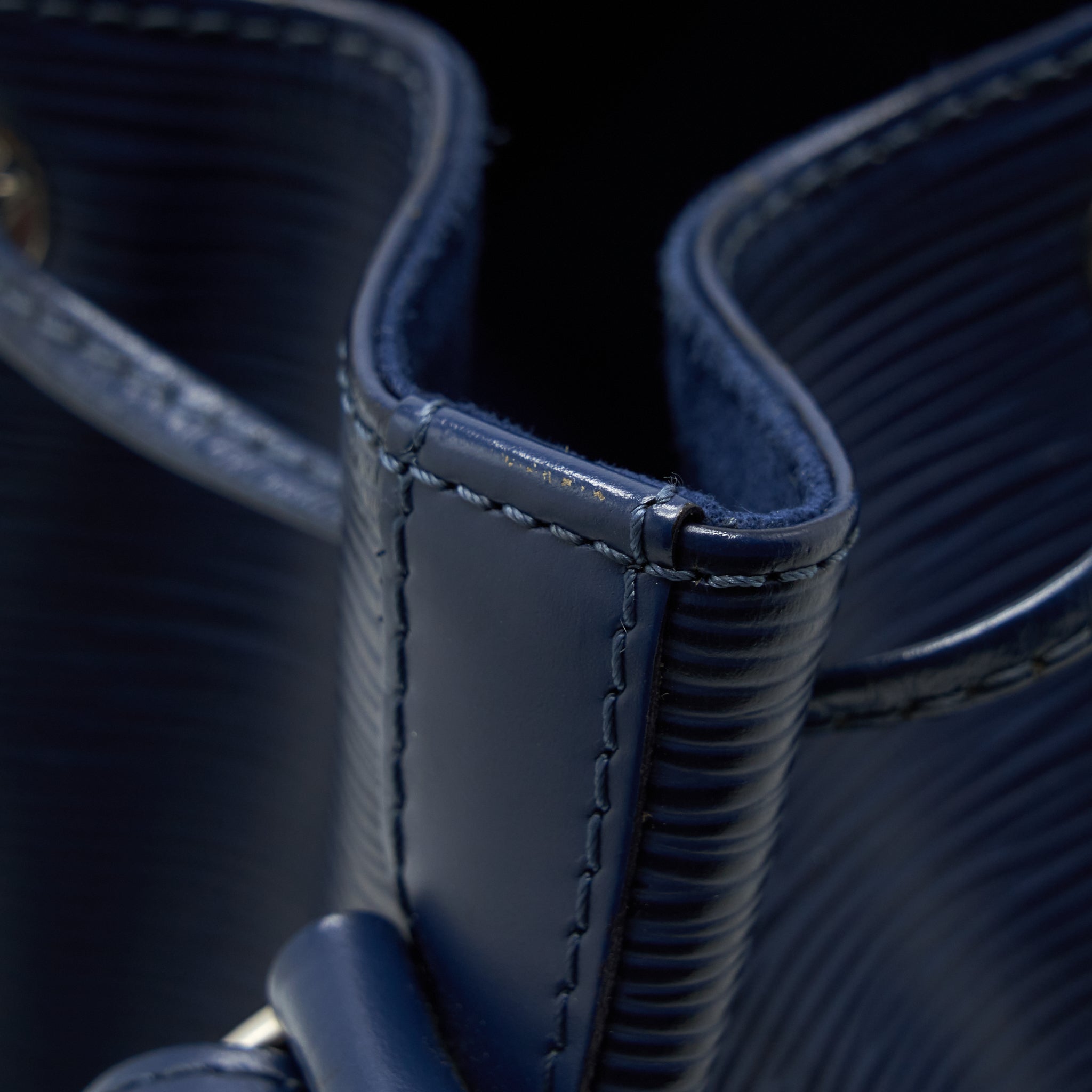 LOUIS VUITTON NOE BUCKET BAG EPI LEATHER NAVY SHW