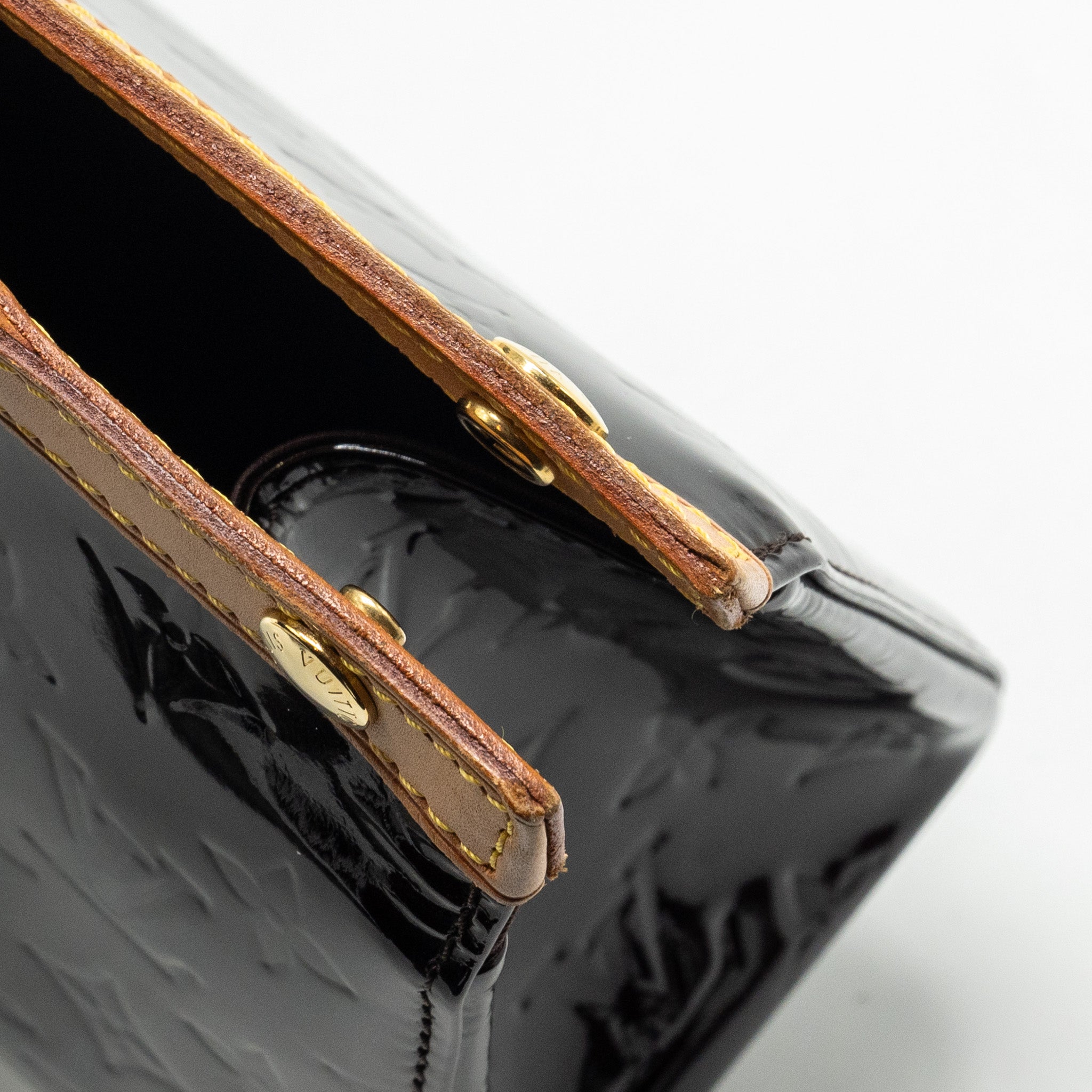LOUIS VUITTON ROXBURY DRIVE MONOGRAM VERNIS AMARANTE GHW