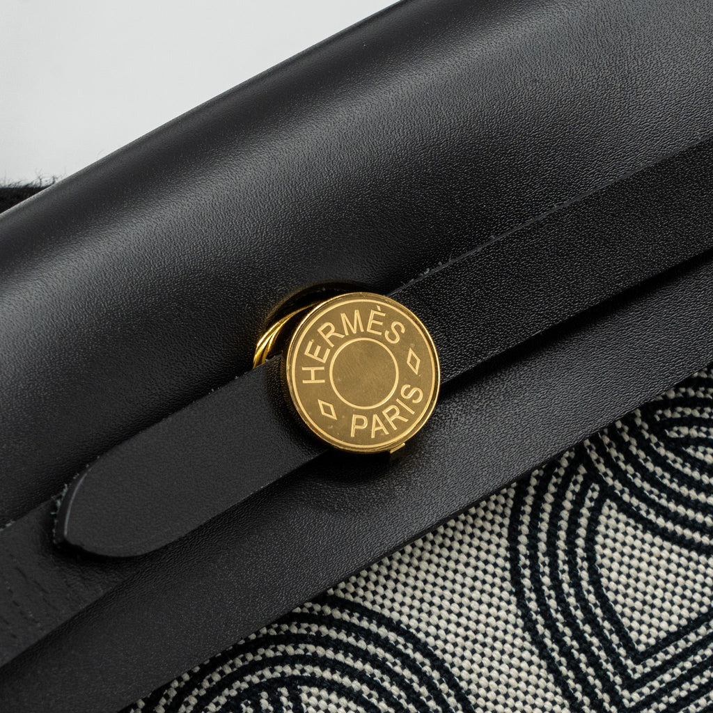 HERMES HERBAG 31 ZIP BAG TOILE H PLUME CANVAS / HUNTER LEATHER BLACK / ECRU GHW