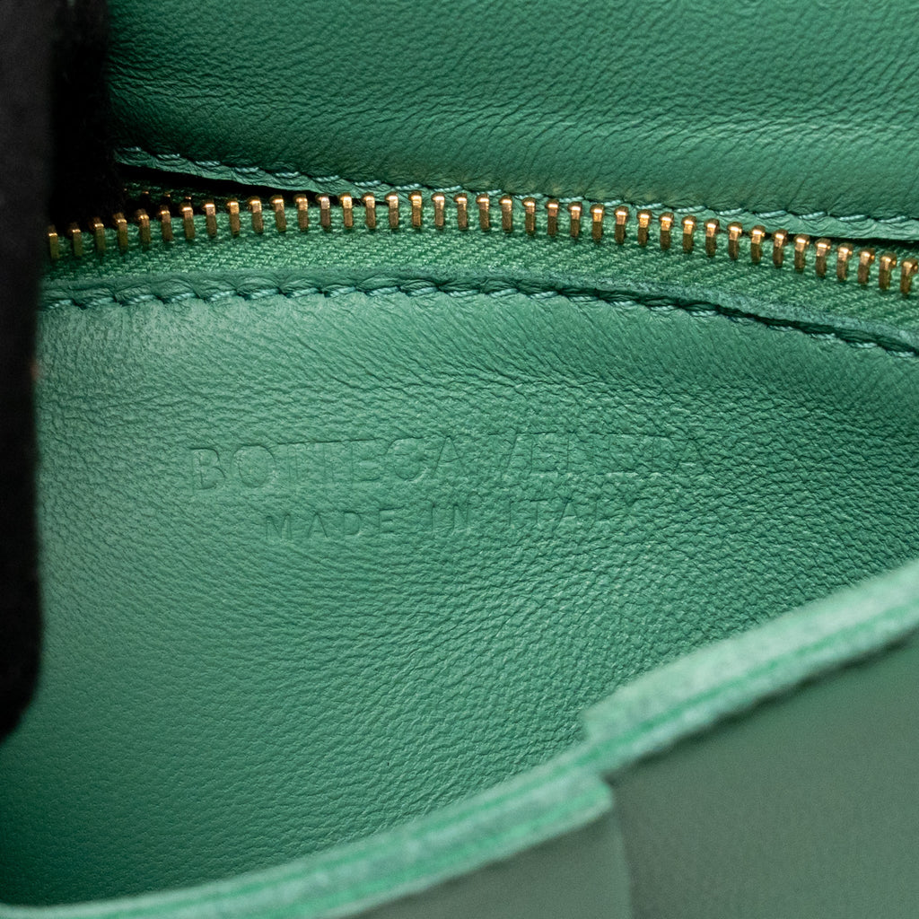 BOTTEGA VENETA CASSETTE BAG LAMBSKIN GREEN GHW