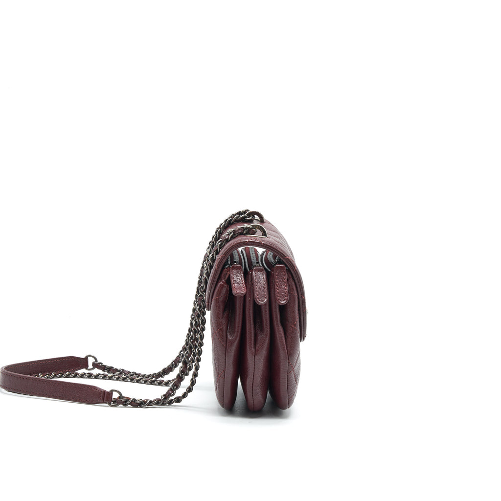 CHANEL SMALL FLAP BAG WITH CHAIN BURGUNDY SHW
