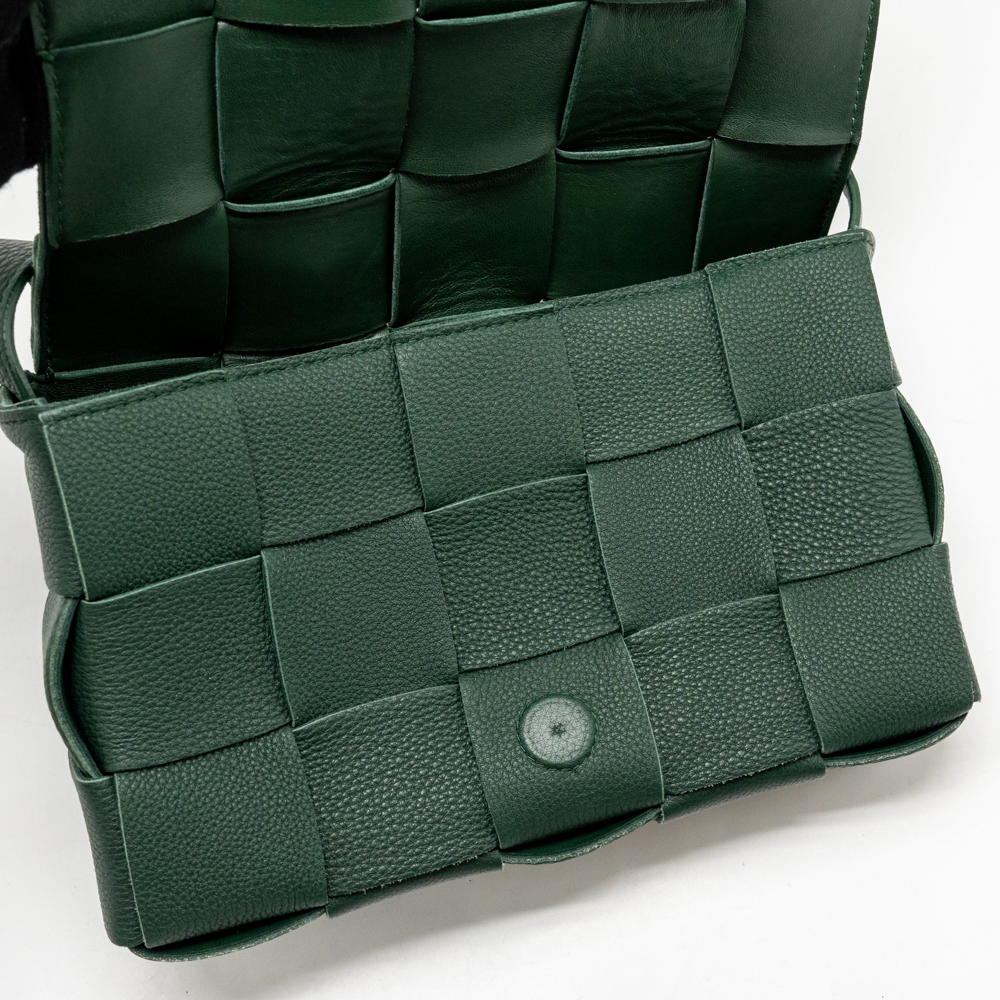 BOTTEGA VENETA SMALL CASSETTE BAG CHARM STRAP LIMITED EDITION CALFSKIN GREEN GHW