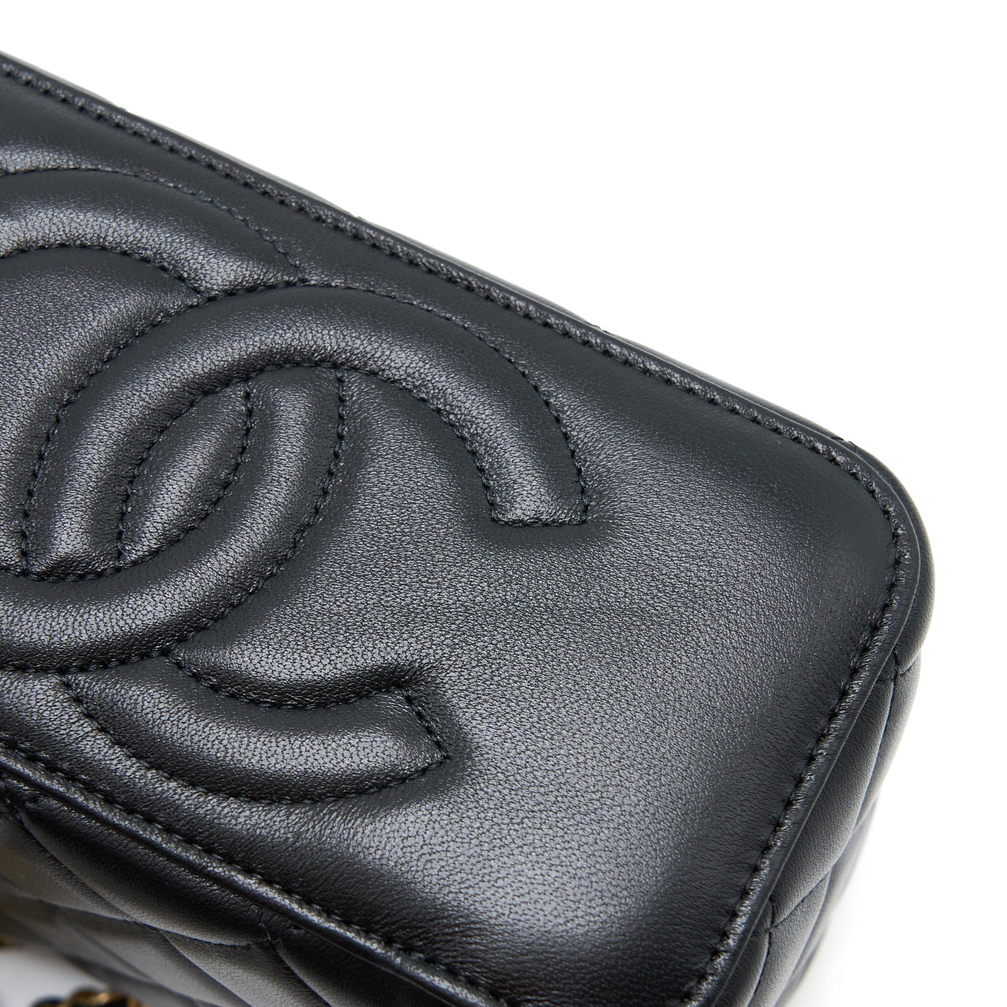 CHANEL PEARL CRUSH LONG VANITY LAMBSKIN BLACK GHW (MICROCHIP)