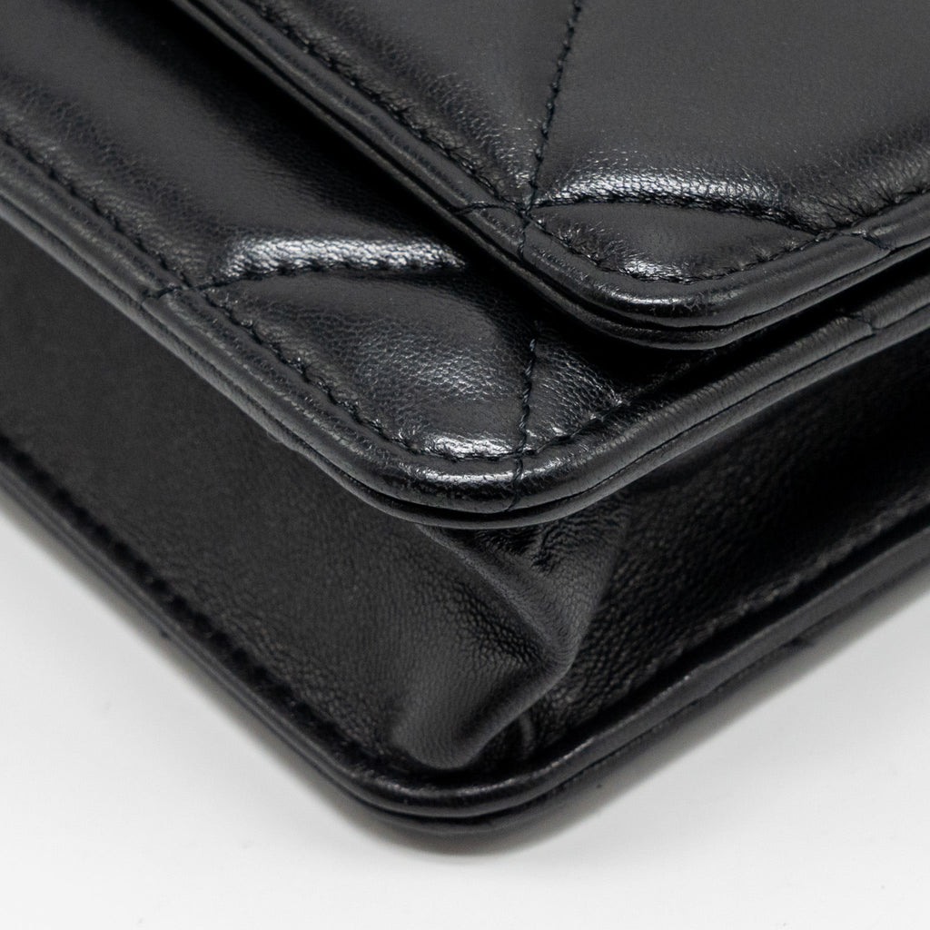 CHANEL 19 WALLET ON CHAIN LAMBSKIN BLACK MULTICOLOUR HARDWARE