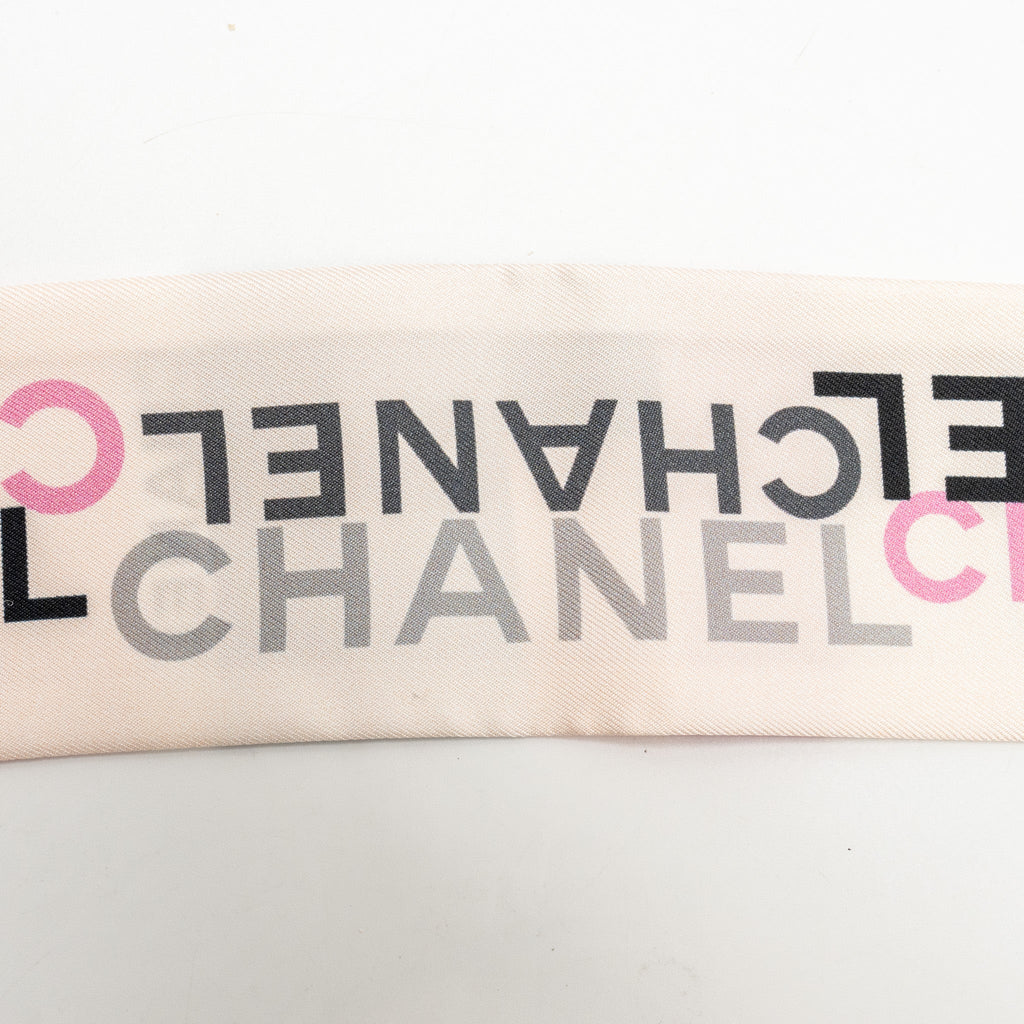 CHANEL CC LOGO PRINTED TWILLY SILK PINK/MULTICOLOUR