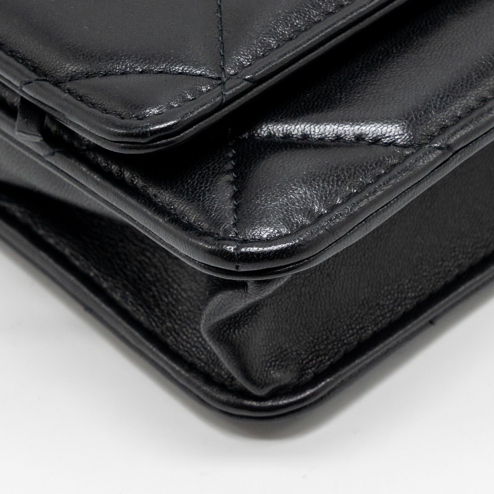 CHANEL 19 WALLET ON CHAIN LAMBSKIN BLACK MULTICOLOUR HARDWARE