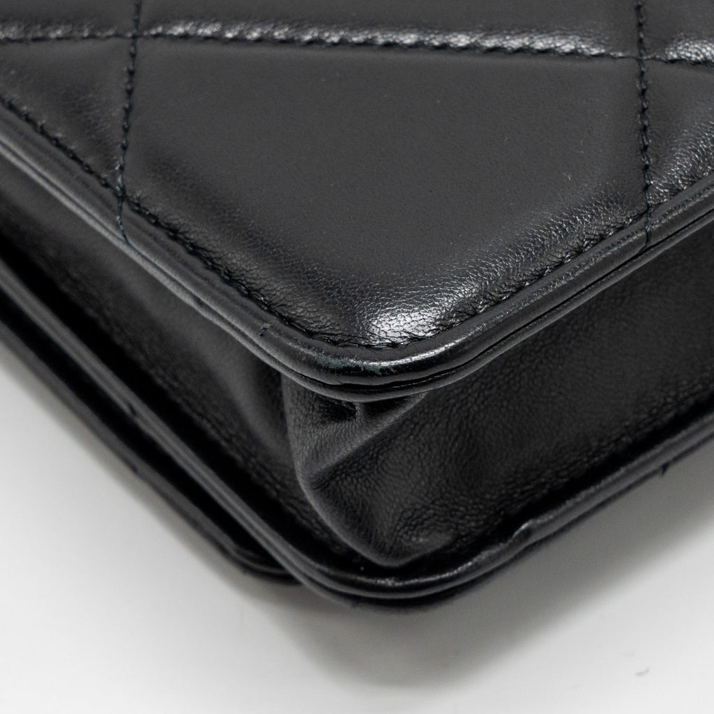 CHANEL 19 WALLET ON CHAIN LAMBSKIN BLACK MULTICOLOUR HARDWARE