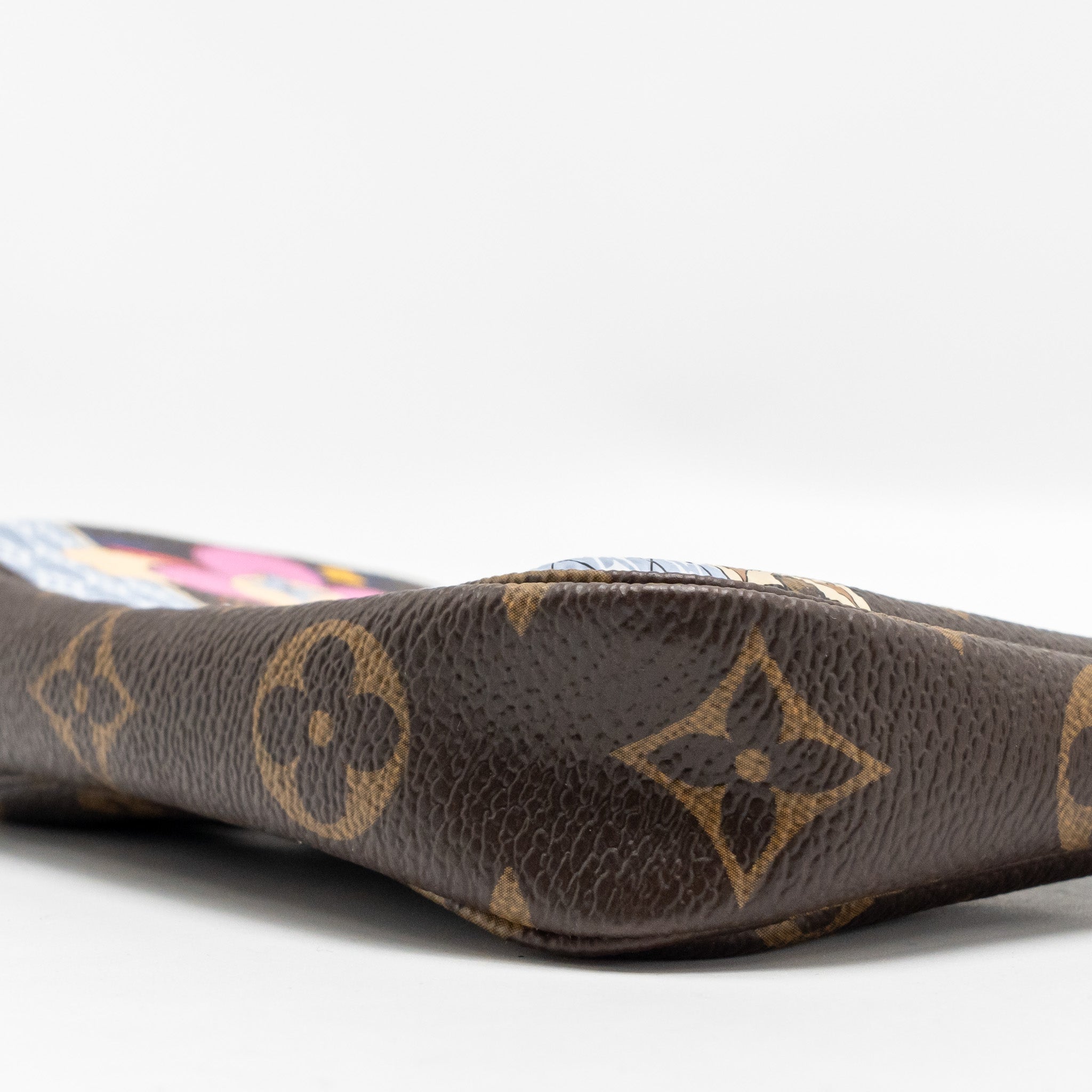 LOUIS VUITTON MINI POCHETTE ACCESSORIES VIVIENNE HOLIDAY LIMITED MONOGRAM CANVAS GHW