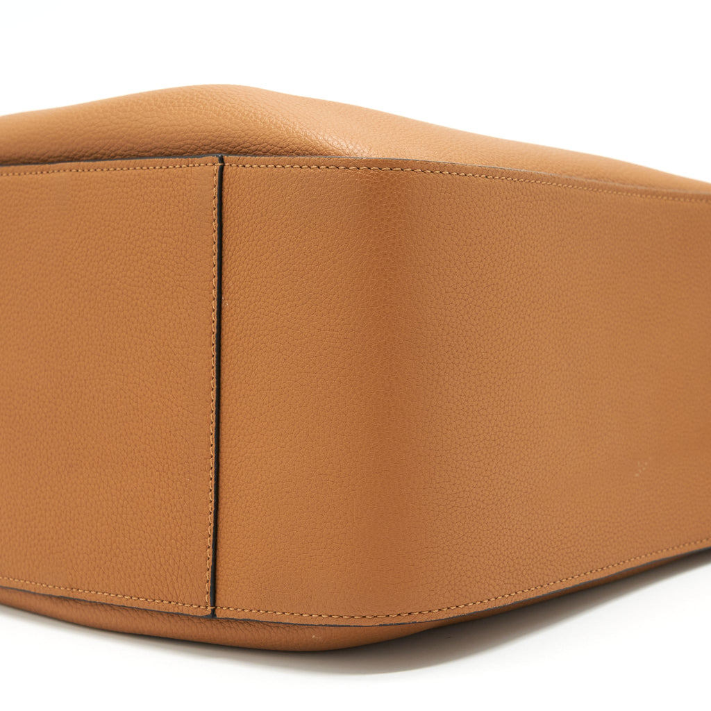 LOEWE SMALL HAMMOCK BAG SOFT CALFSKIN LIGHT CARAMEL GHW
