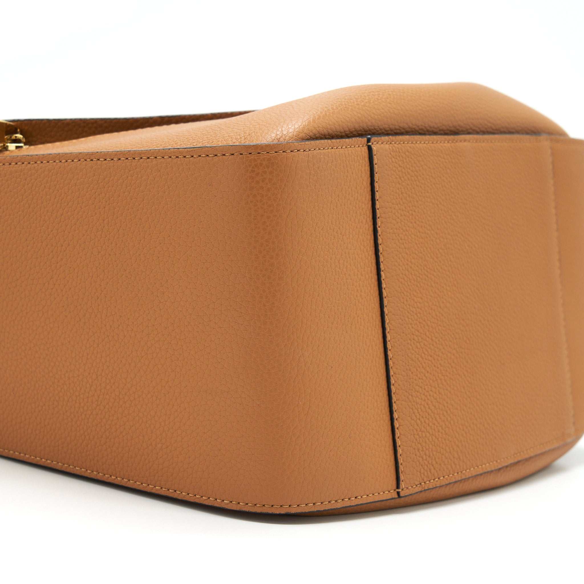 LOEWE SMALL HAMMOCK BAG SOFT CALFSKIN LIGHT CARAMEL GHW