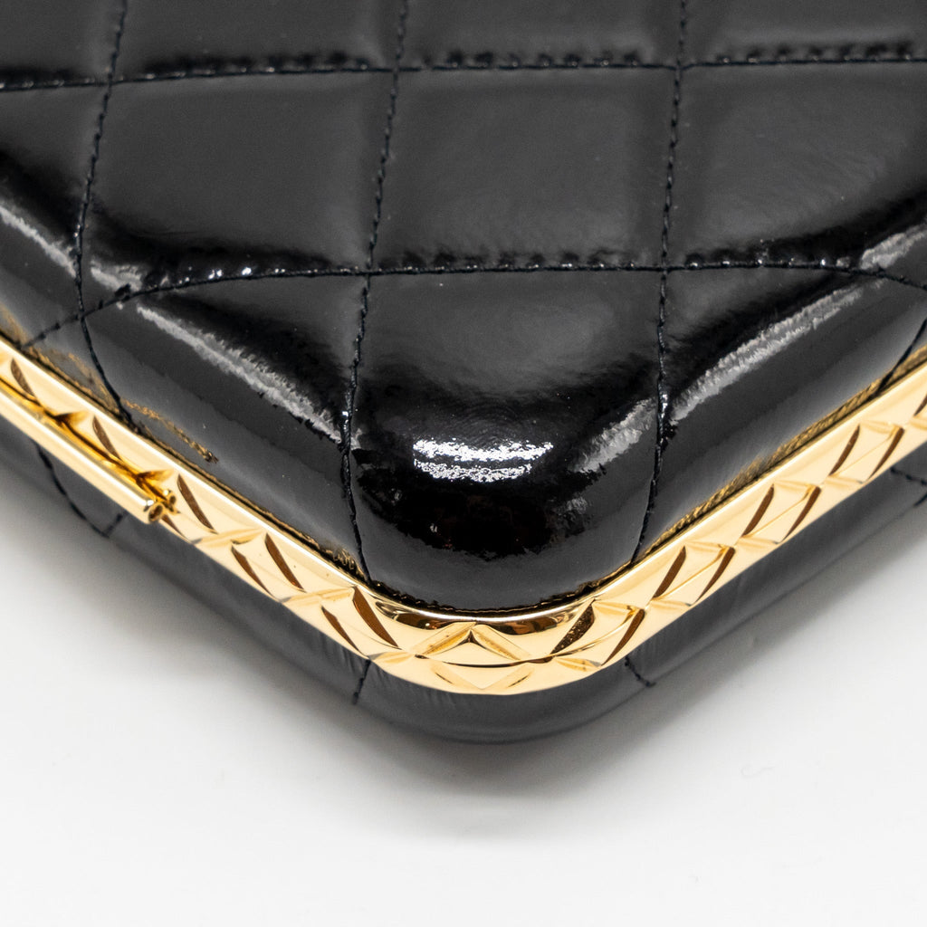 CHANEL 21A CC BOX WITH CHAIN PATENT BLACK GHW