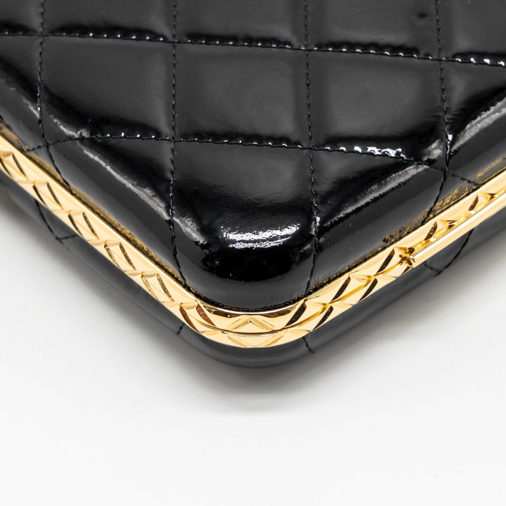 CHANEL 21A CC BOX WITH CHAIN PATENT BLACK GHW
