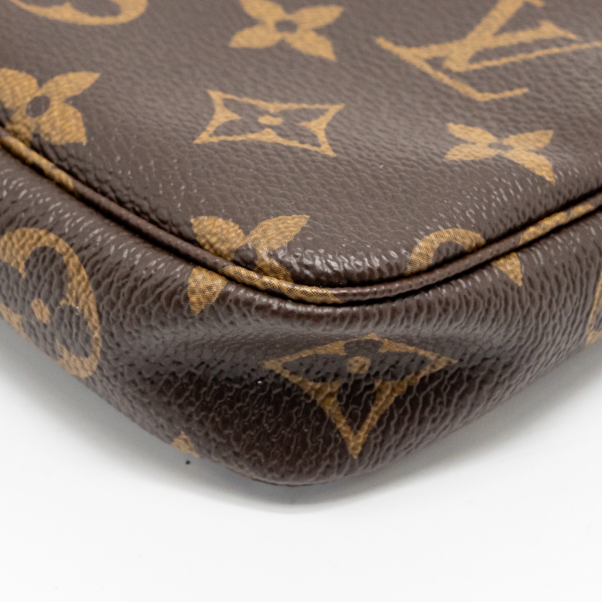 LOUIS VUITTON MINI POCHETTE ACCESSORIES VIVIENNE HOLIDAY LIMITED MONOGRAM CANVAS GHW