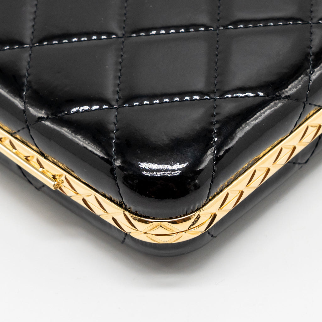 CHANEL 21A CC BOX WITH CHAIN PATENT BLACK GHW