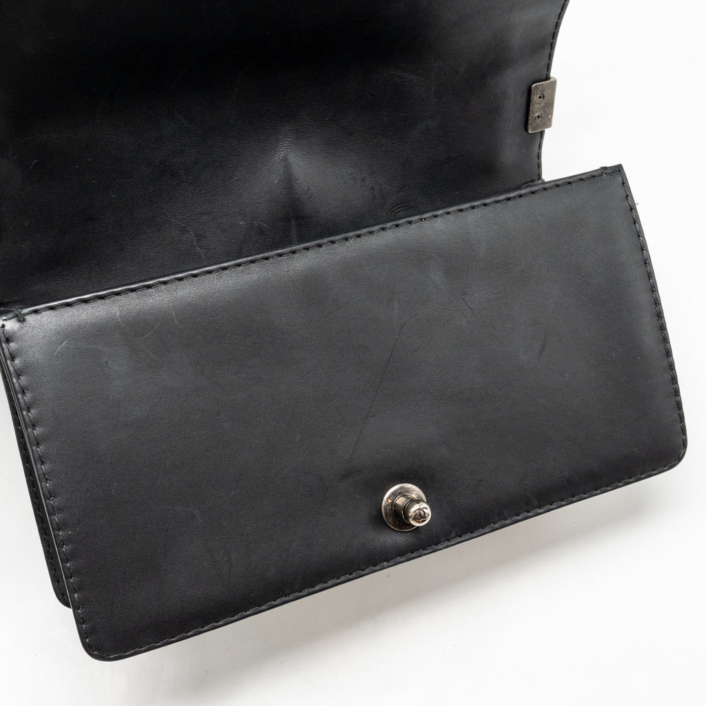 CHANEL MEDIUM BOY BAG CALFSKIN BLACK RUTHENIUM SHW
