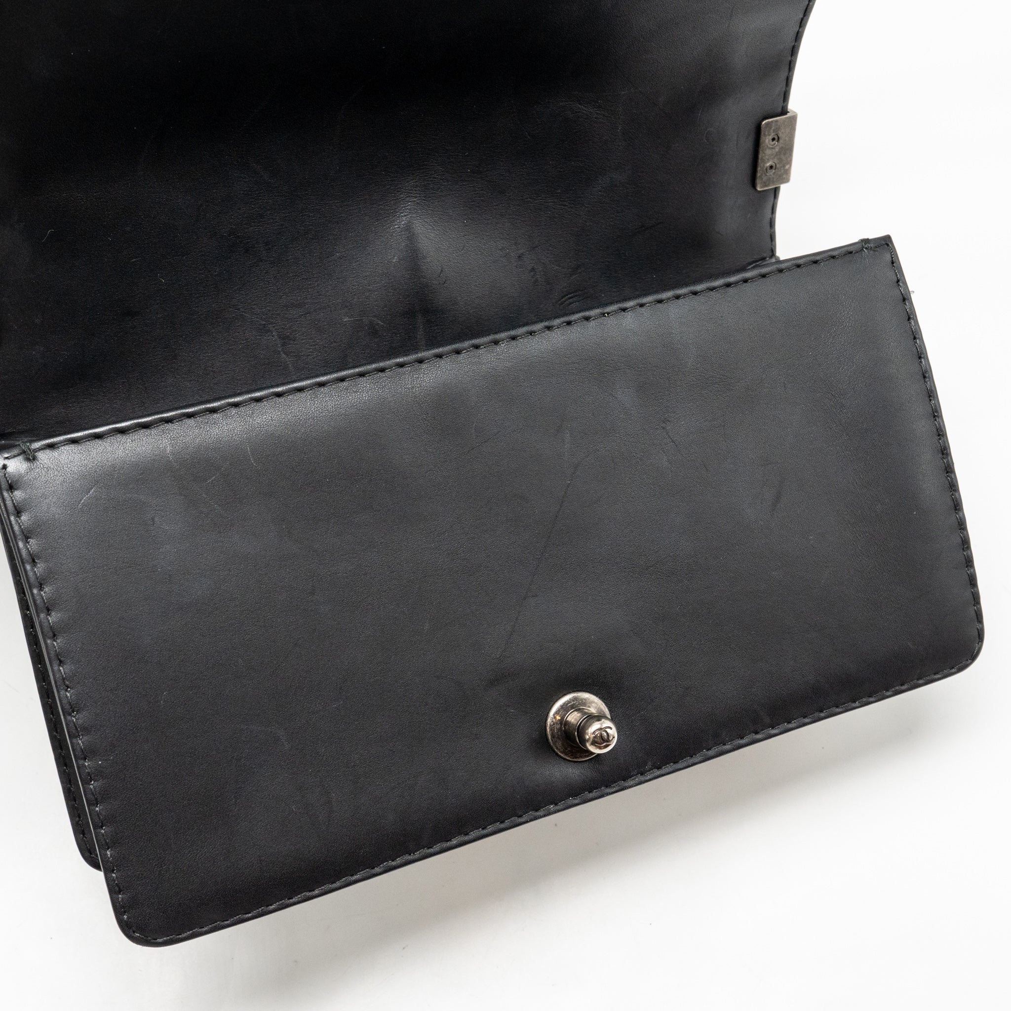 CHANEL MEDIUM BOY BAG CALFSKIN BLACK RUTHENIUM SHW