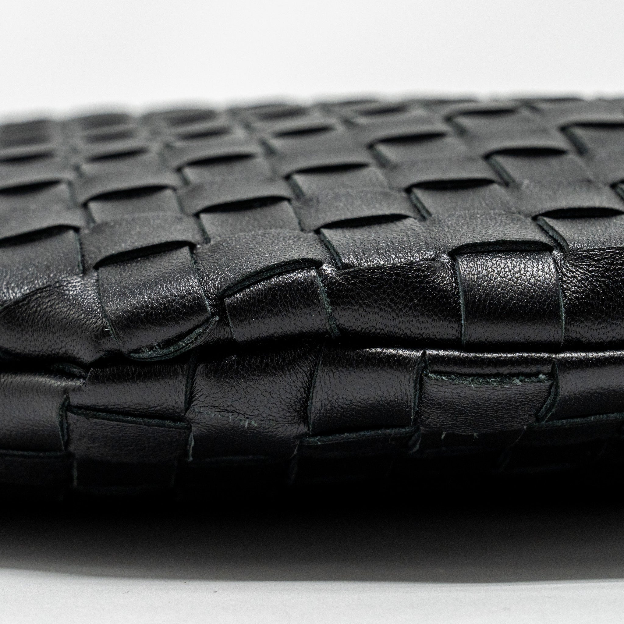 BOTTEGA VENETA MEDIUM TURN POUCH LAMBSKIN BLACK GHW