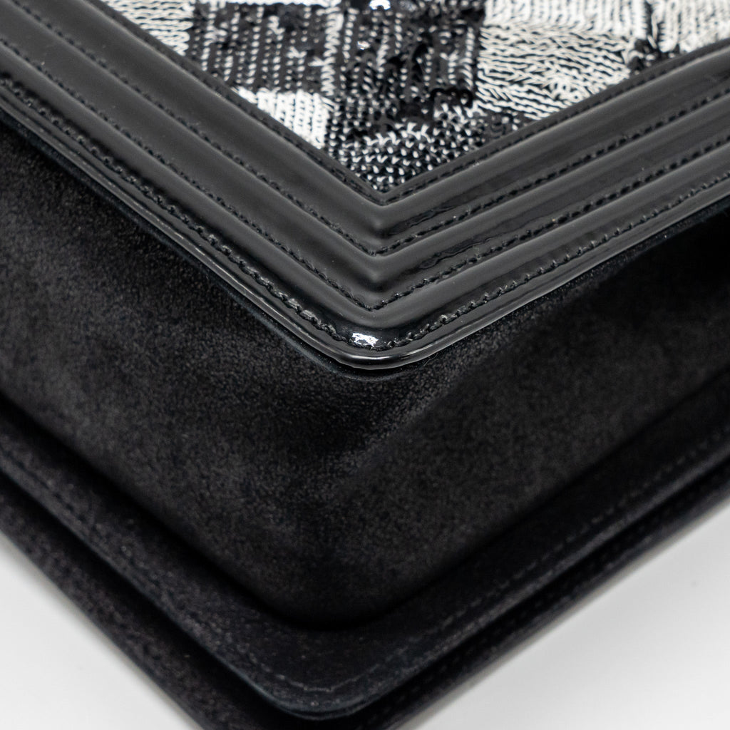 CHANEL MEDIUM BOY BAG SEQUIN/PATENT BLACK/WHITE SHW