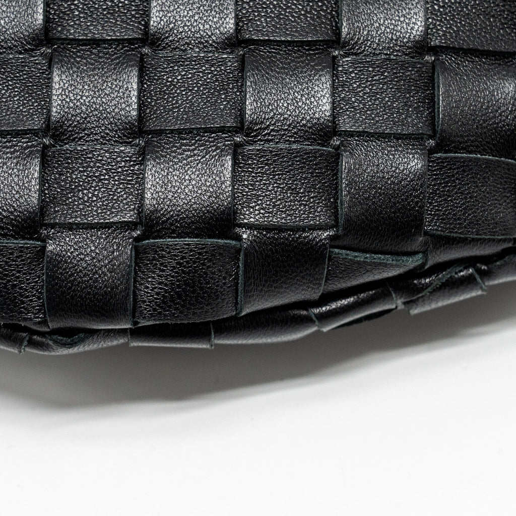 BOTTEGA VENETA MEDIUM TURN POUCH LAMBSKIN BLACK GHW