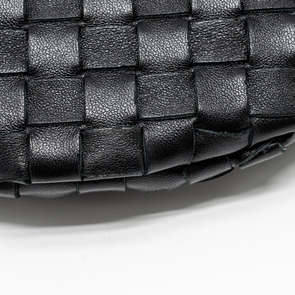 BOTTEGA VENETA MEDIUM TURN POUCH LAMBSKIN BLACK GHW