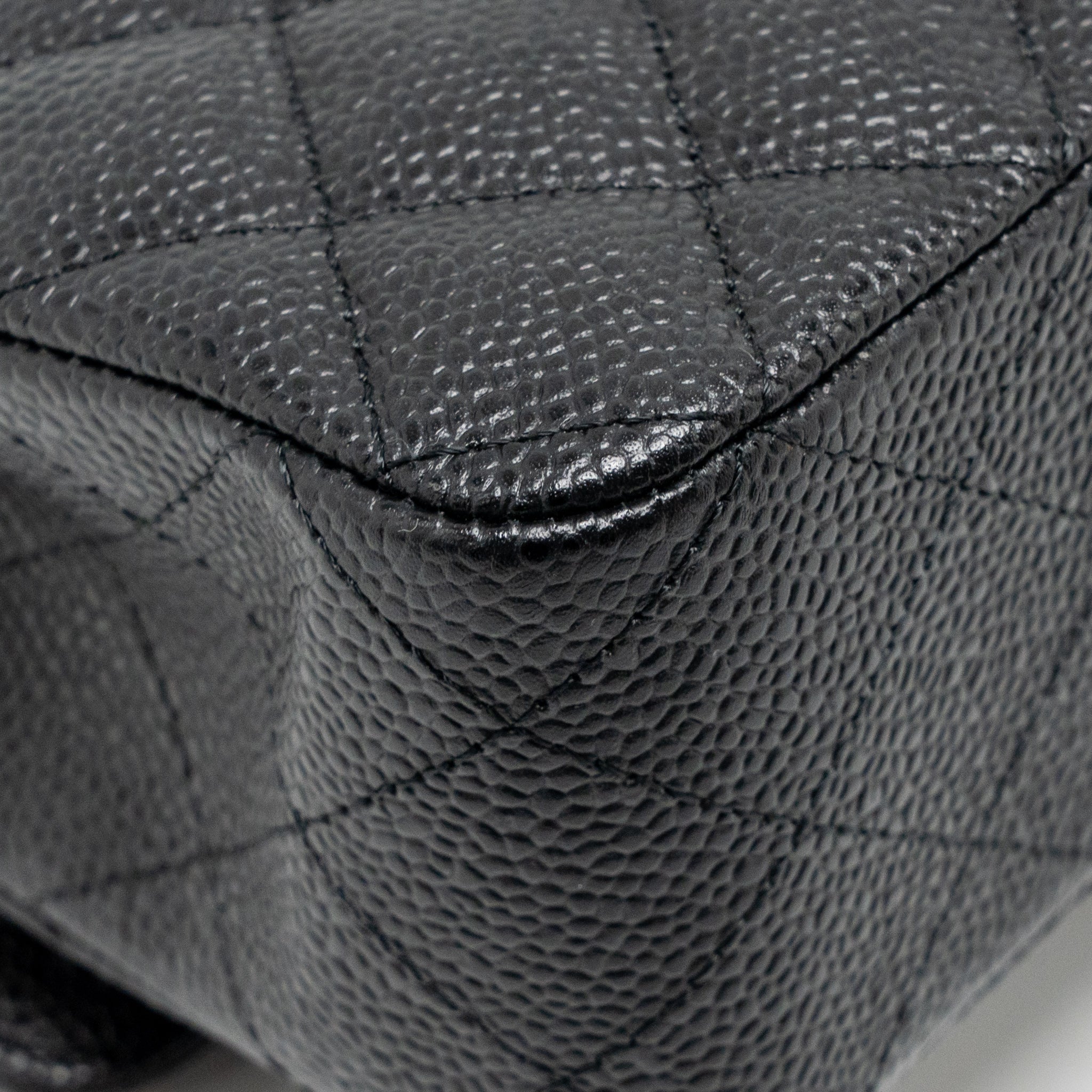 CHANEL MEDIUM CLASSIC DOUBLE FLAP BAG CAVIAR BLACK GHW