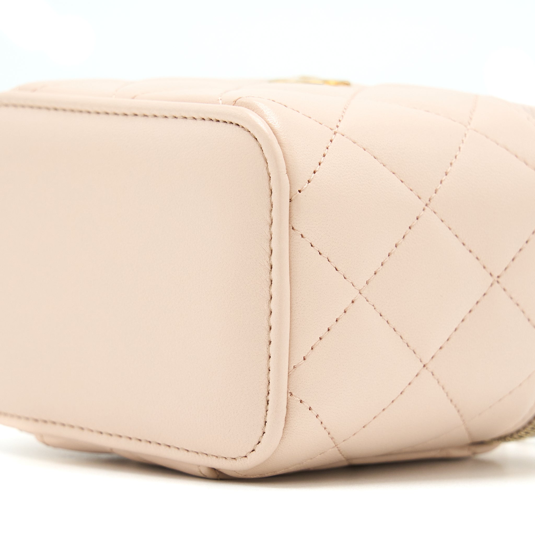 CHANEL PEARL CRUSH MINI VANITY WITH CHAIN LAMBSKIN LIGHT PINK GHW