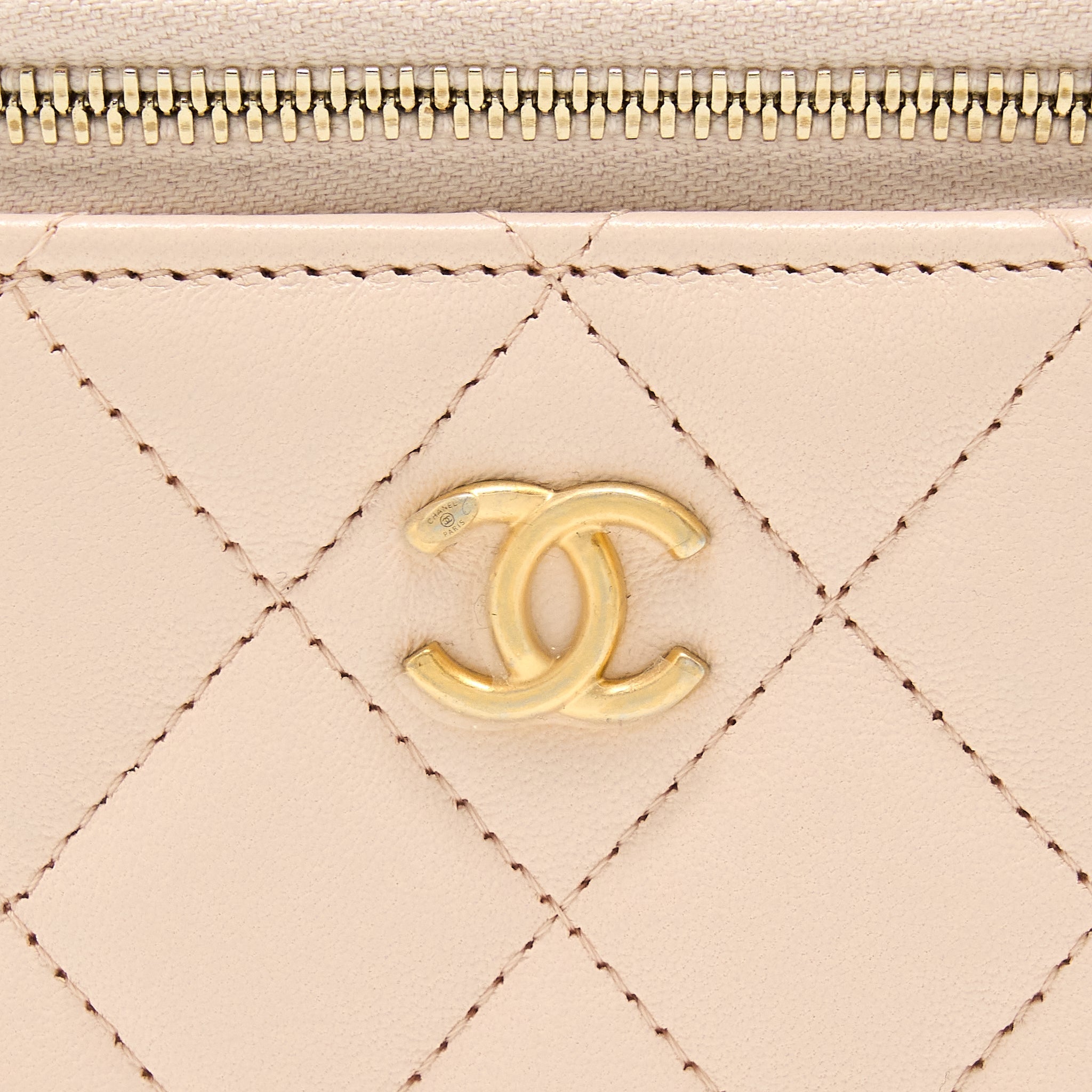 CHANEL PEARL CRUSH MINI VANITY WITH CHAIN LAMBSKIN LIGHT PINK GHW