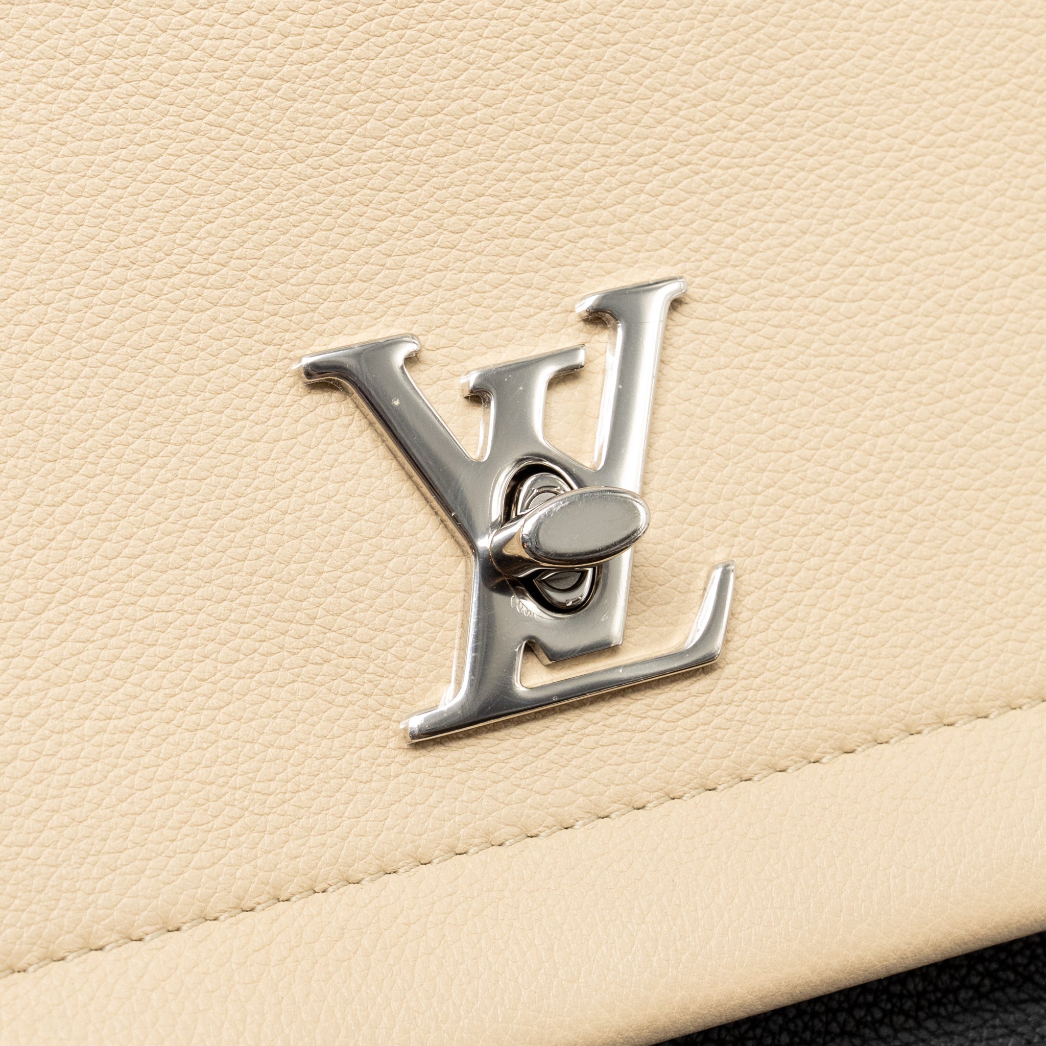 LOUIS VUITTON LOCK ME II CALFSKIN BLACK/VANILLA SHW