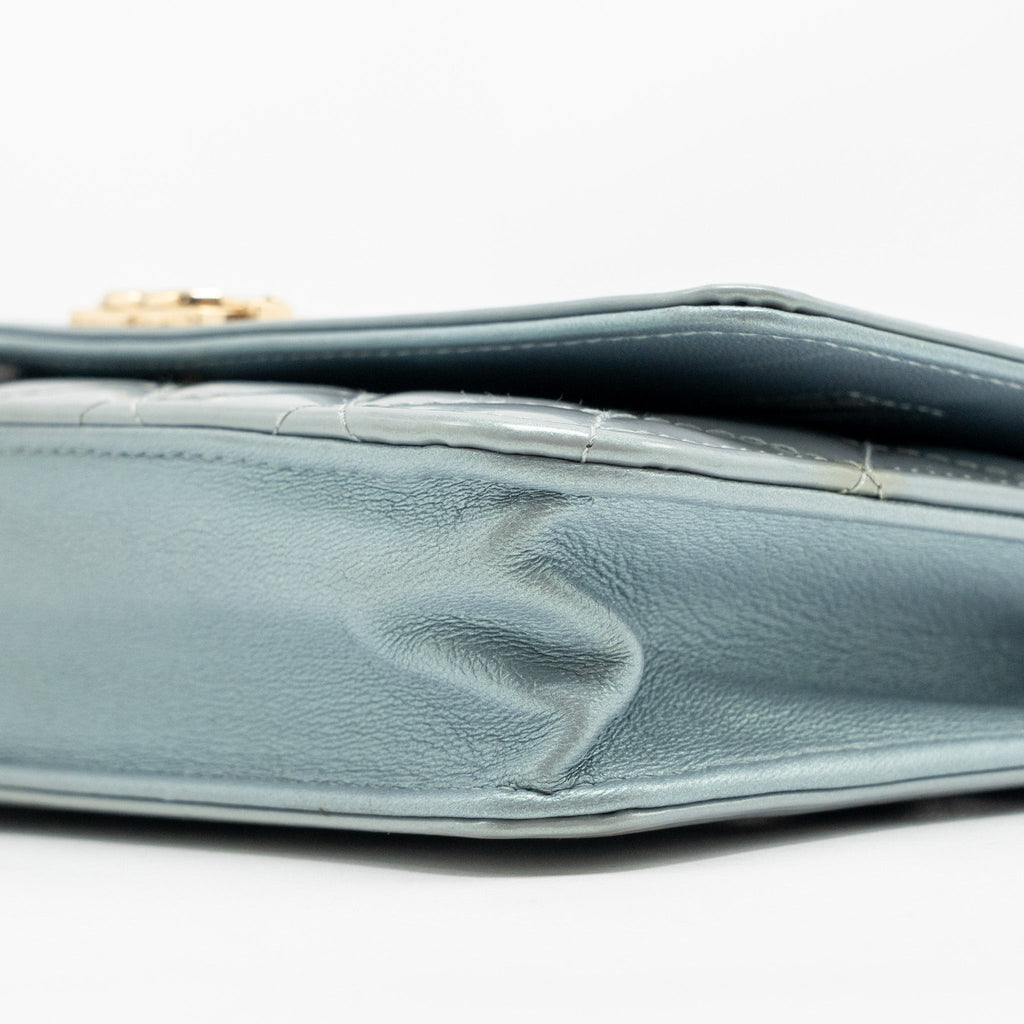 CHANEL BOY WALLET ON CHAIN PATENT CALFSKIN IRIDESCENT LIGHT BLUE LGHW